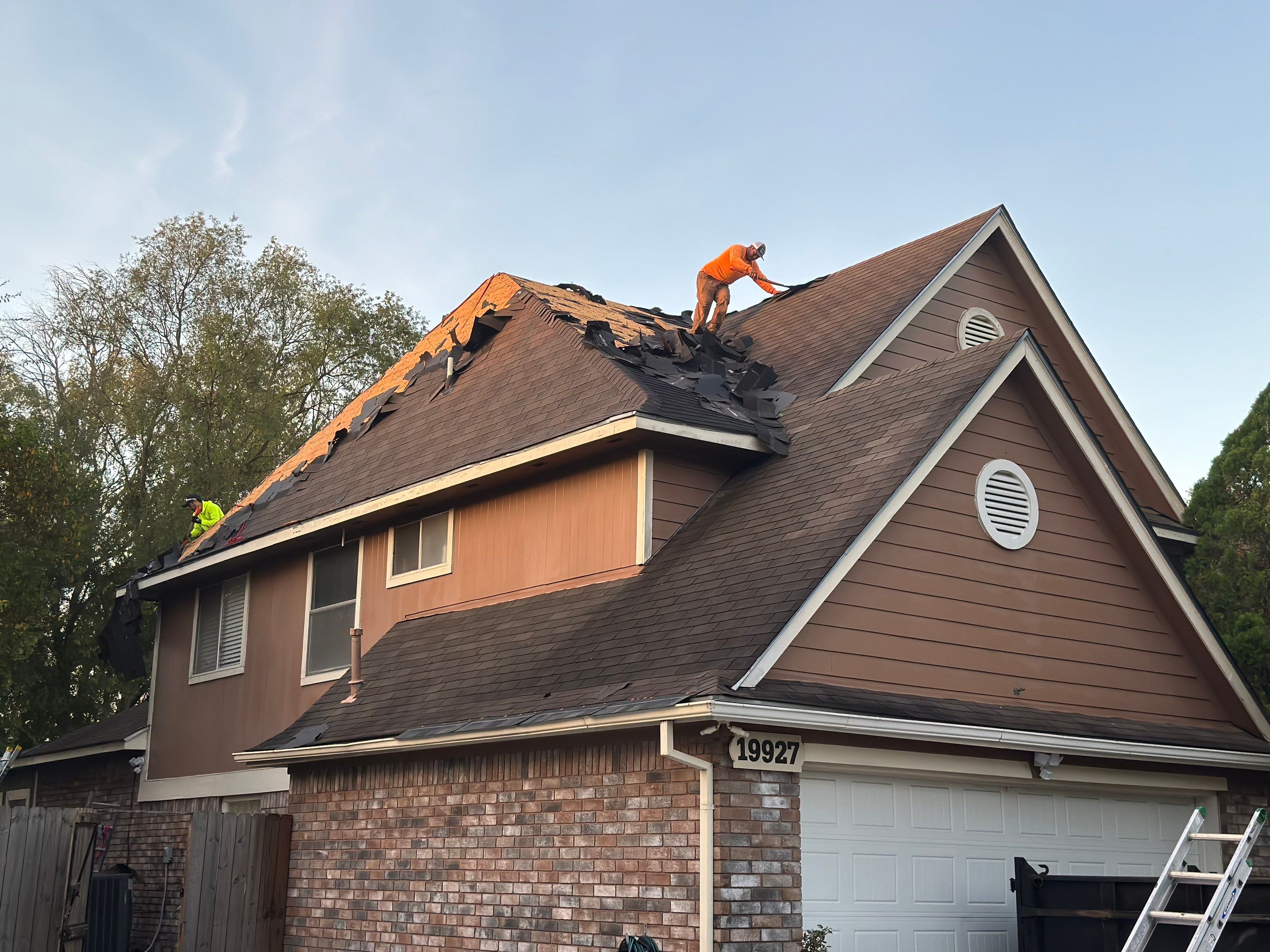 Residential Roofing Installation using Owen's Corning Duration (Lifetime) Shingles by Roof Repair Company