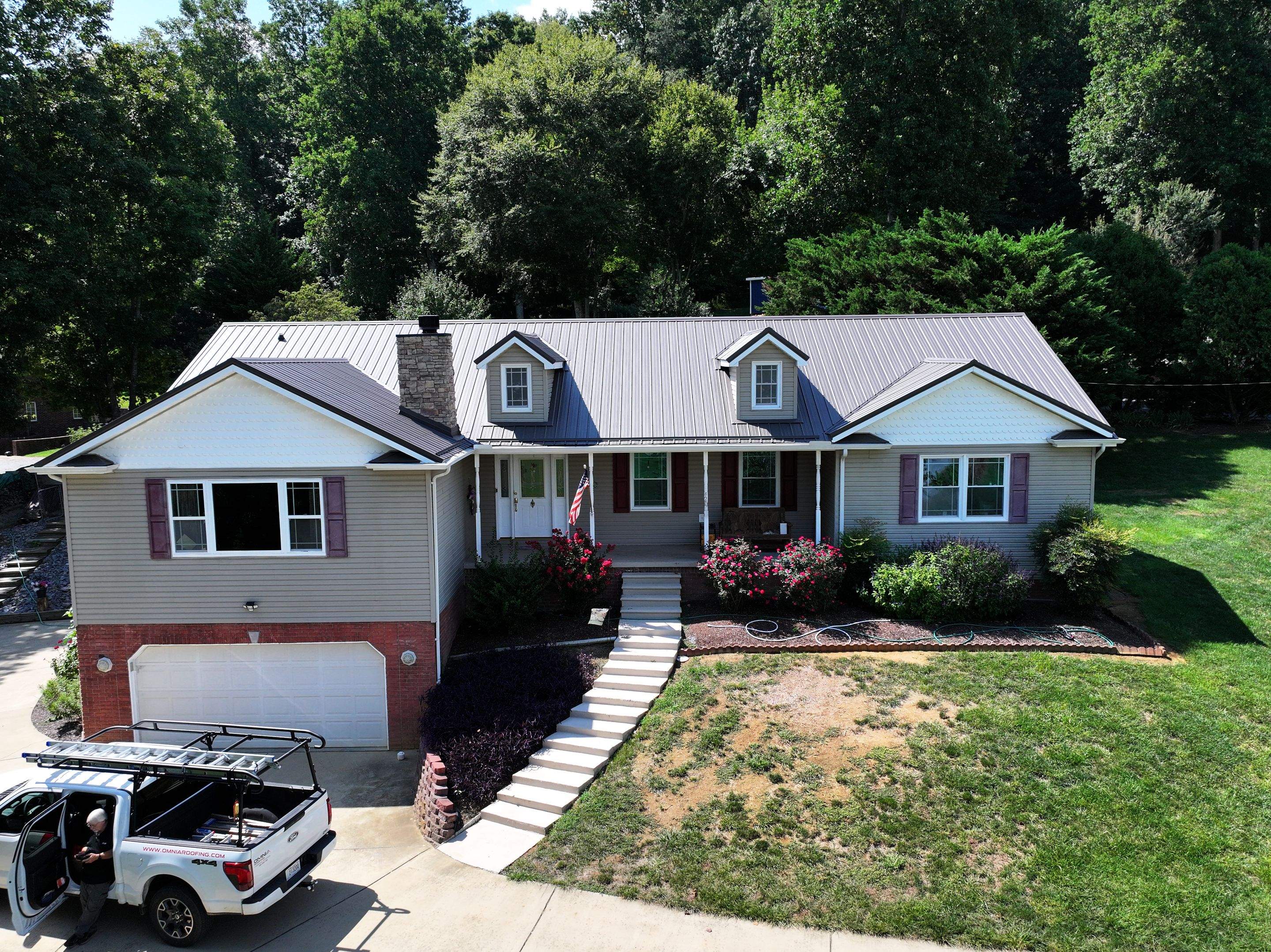 Jara Residence by Omnia Roofing