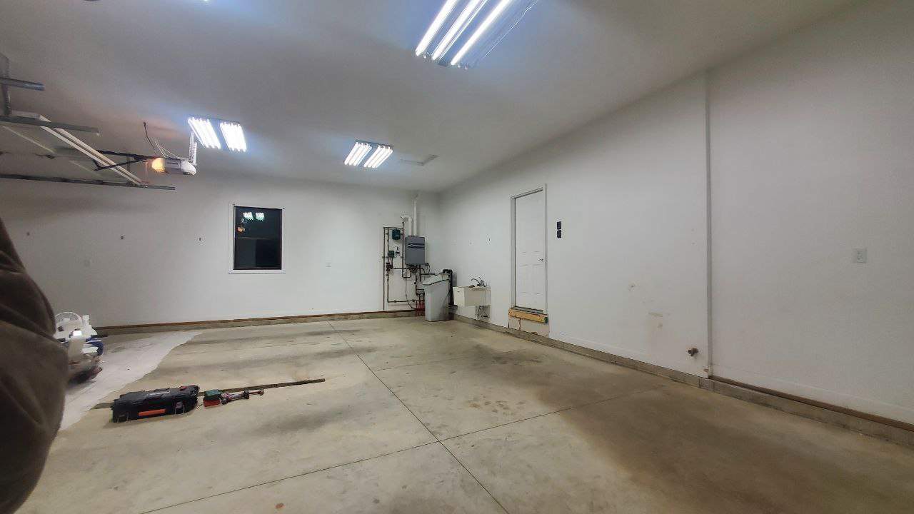 Briar Garage Clinton by Loud Bros