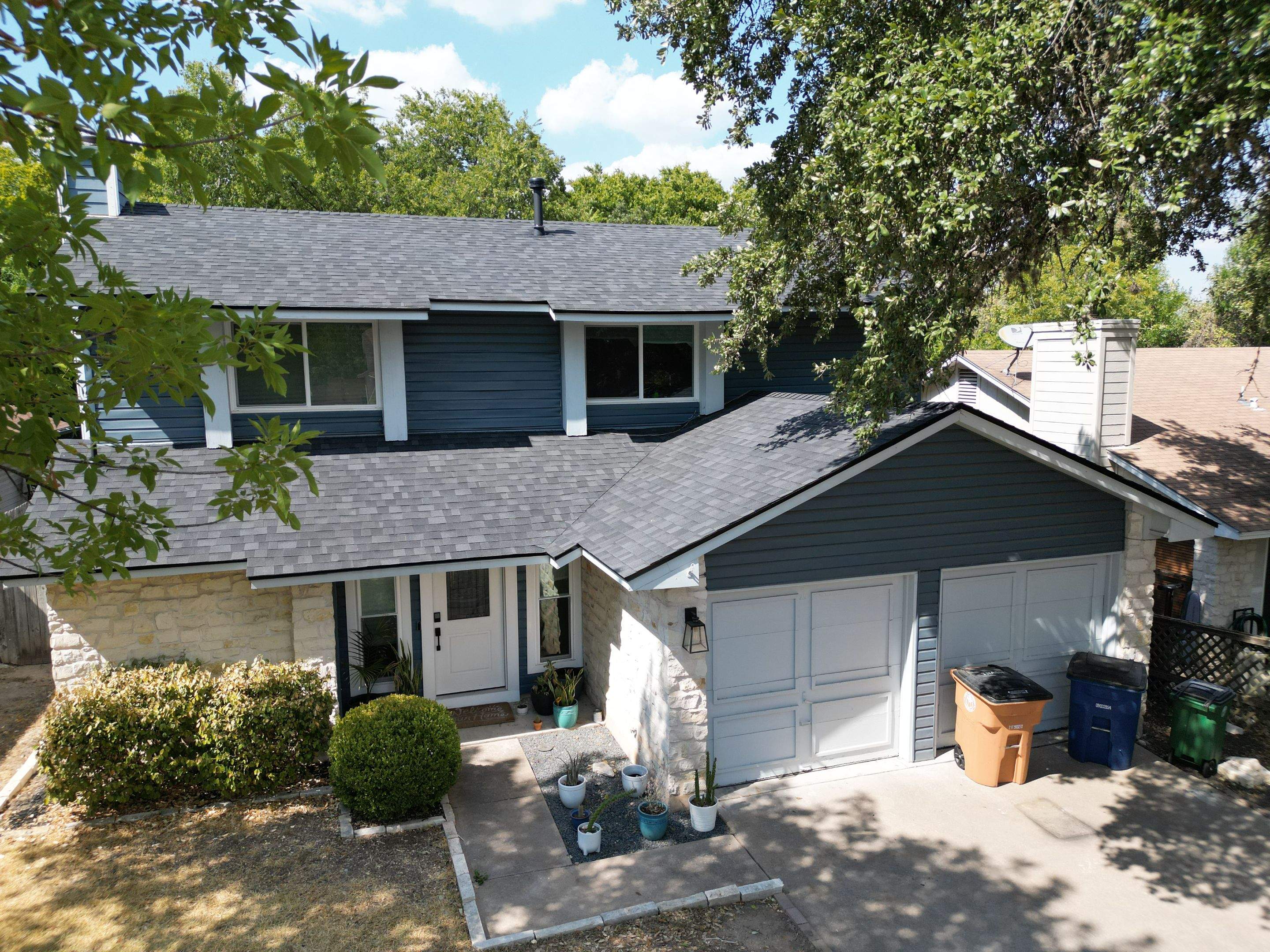 Onyx Black - Owens Corning TruDefinition Duration by RoofsOnly.com