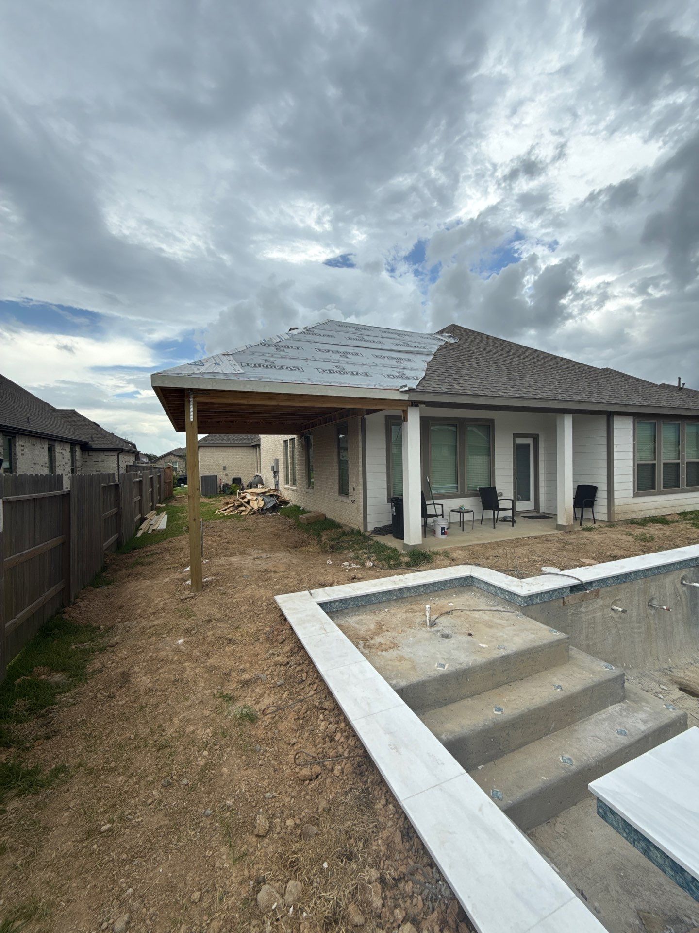 Patio and Summer Kitchen in Texas city by SophAlx LLC