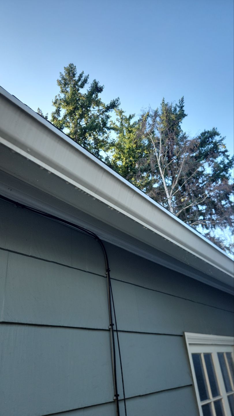 Gutter Guard Installation using Gutter Glove by Willamette Outdoor Wash LLC
