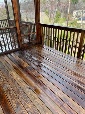 Weathered Deck using Wood Sealant