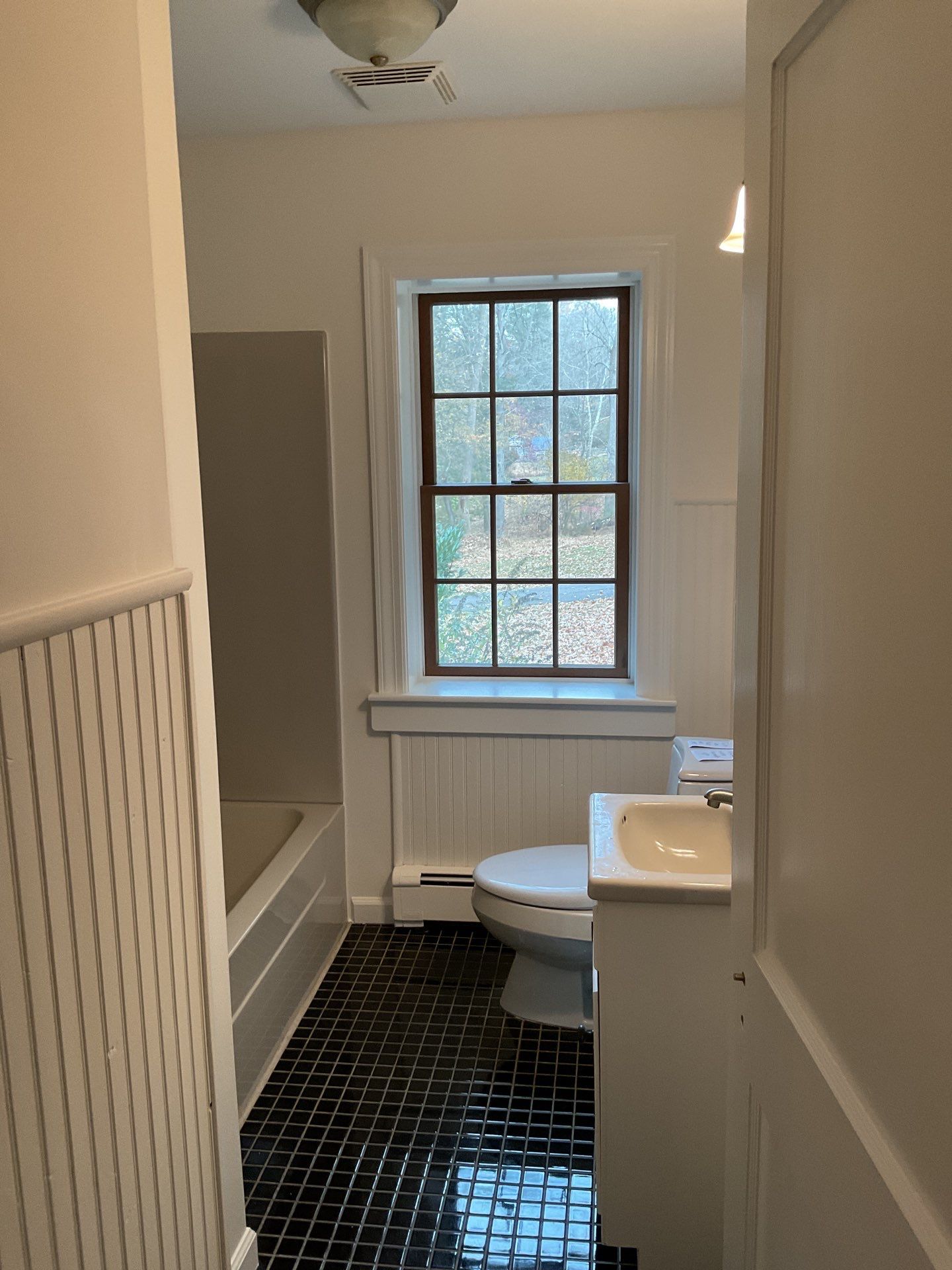 Full Interior Transformation in Media by Groovy Hues