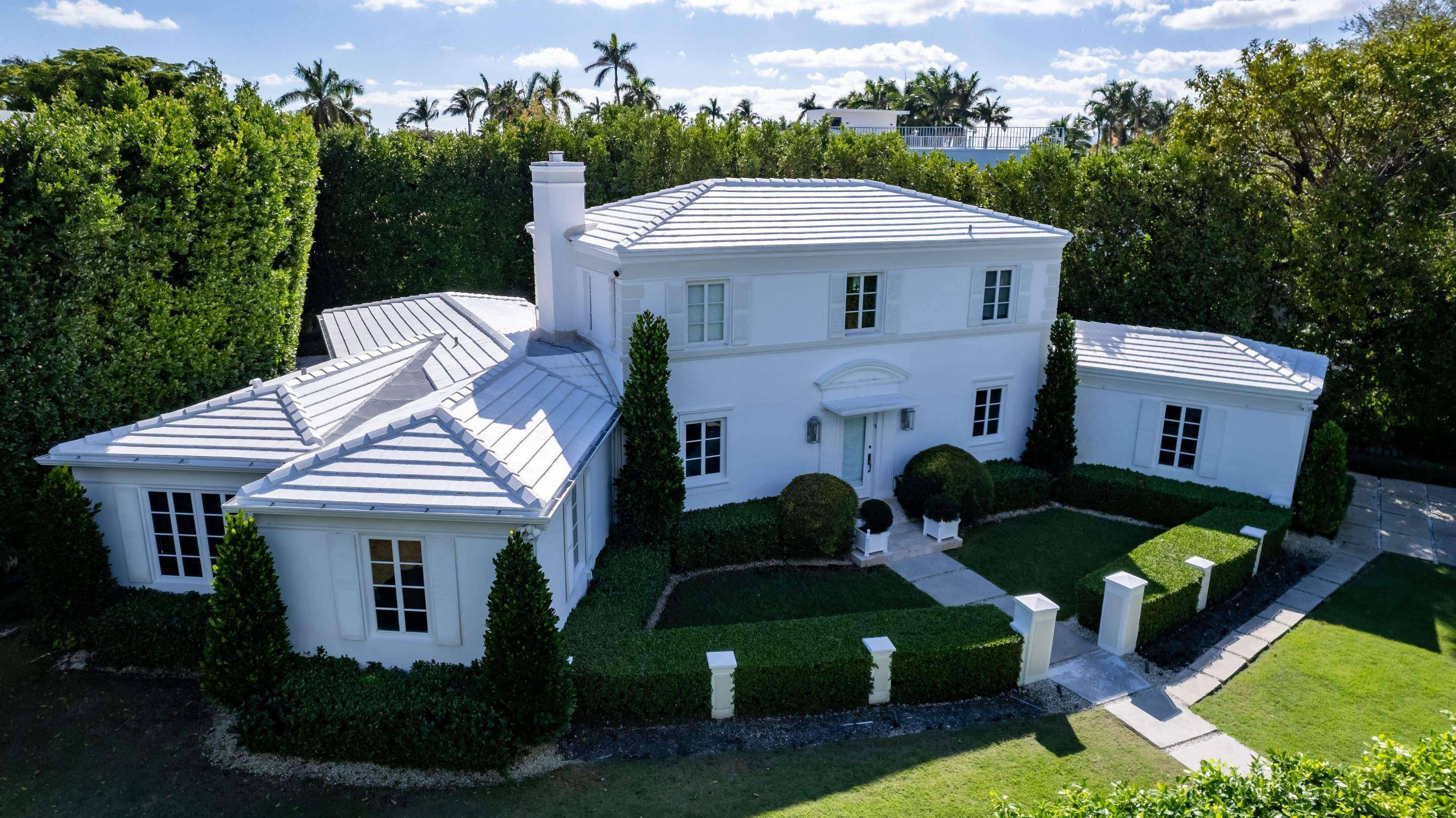 Crown - Windsor Slate - Polar White by Istueta Roofing