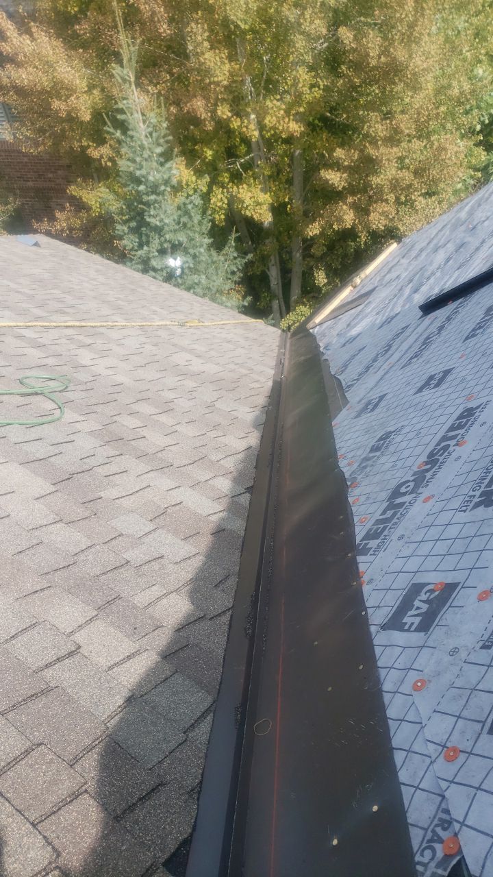 Residential Roofing Installation using GAF Glenwood Premium Shingle by The Roof Doctor
