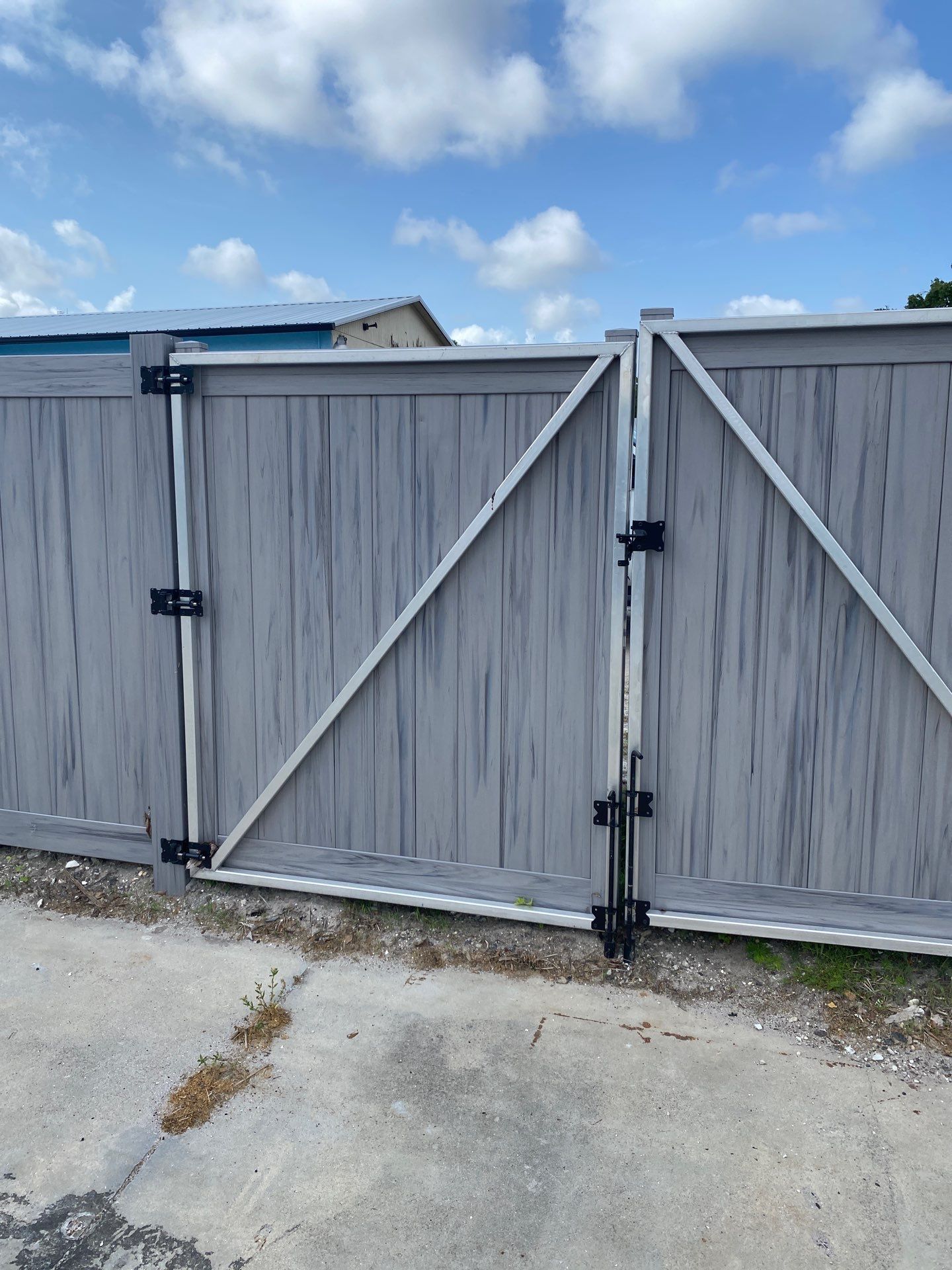 980 Cattlemen Rd  by H&Y Fence
