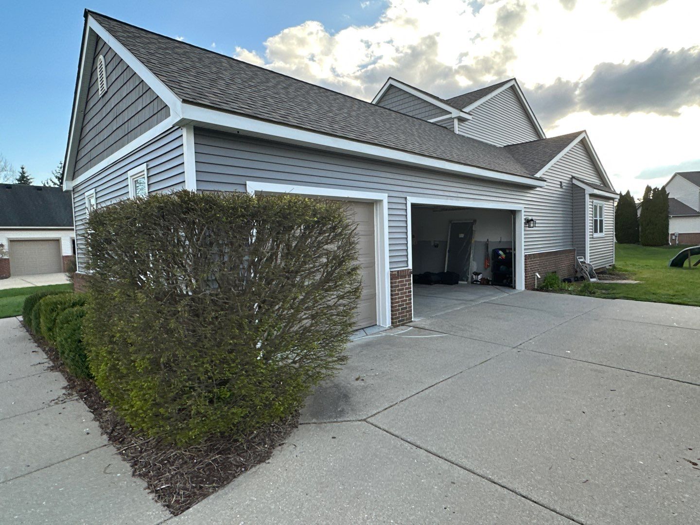 Siding Replacement using Certainteed Classic Restoration D4 by 180 Contractors