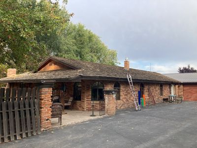Shake removal and reinstallation of Owens Corning Oakridge in Teak
