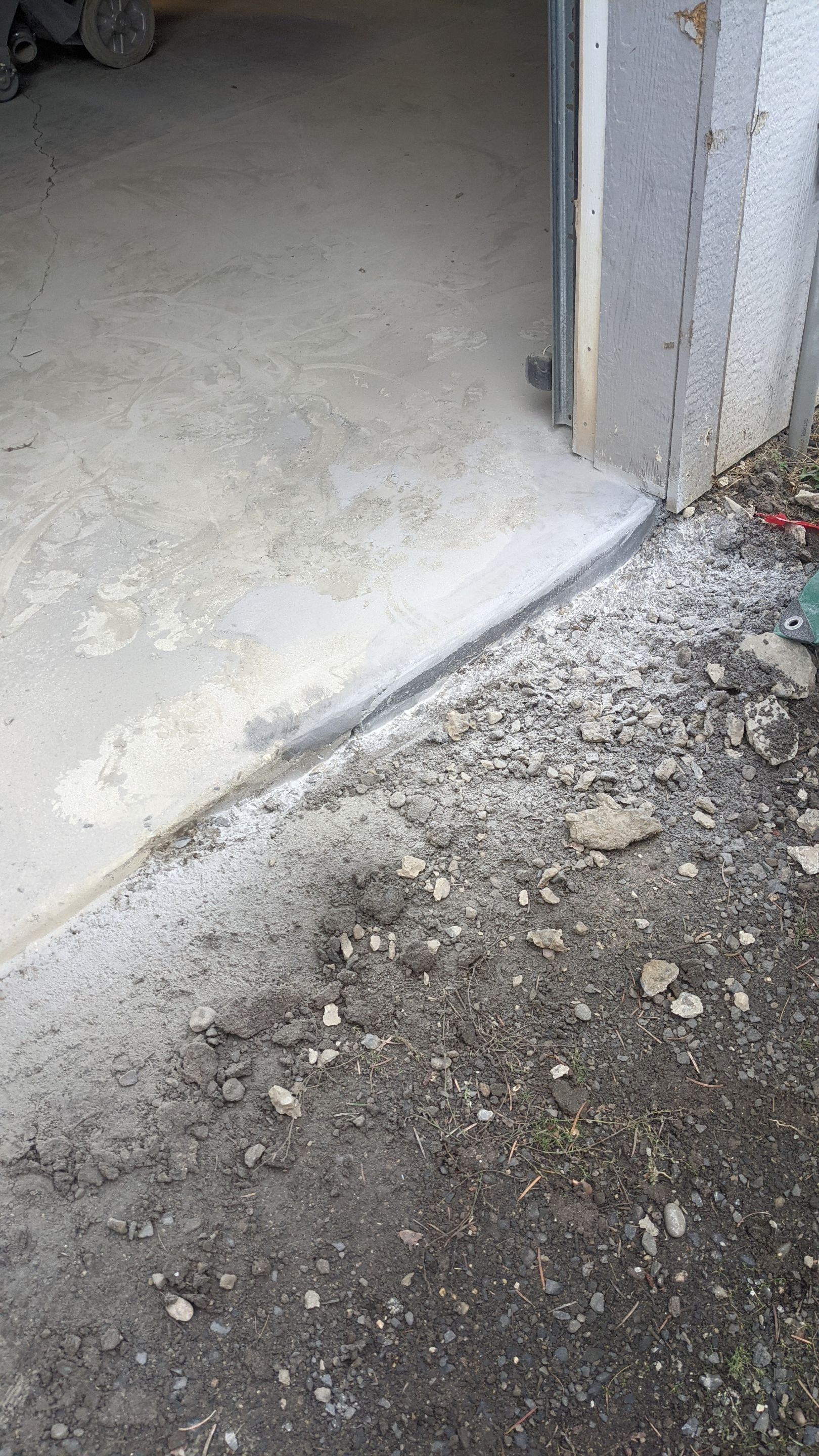 Garage Transformation using Penntek Evolution System and Smoke Color by Croc Coatings, LLC