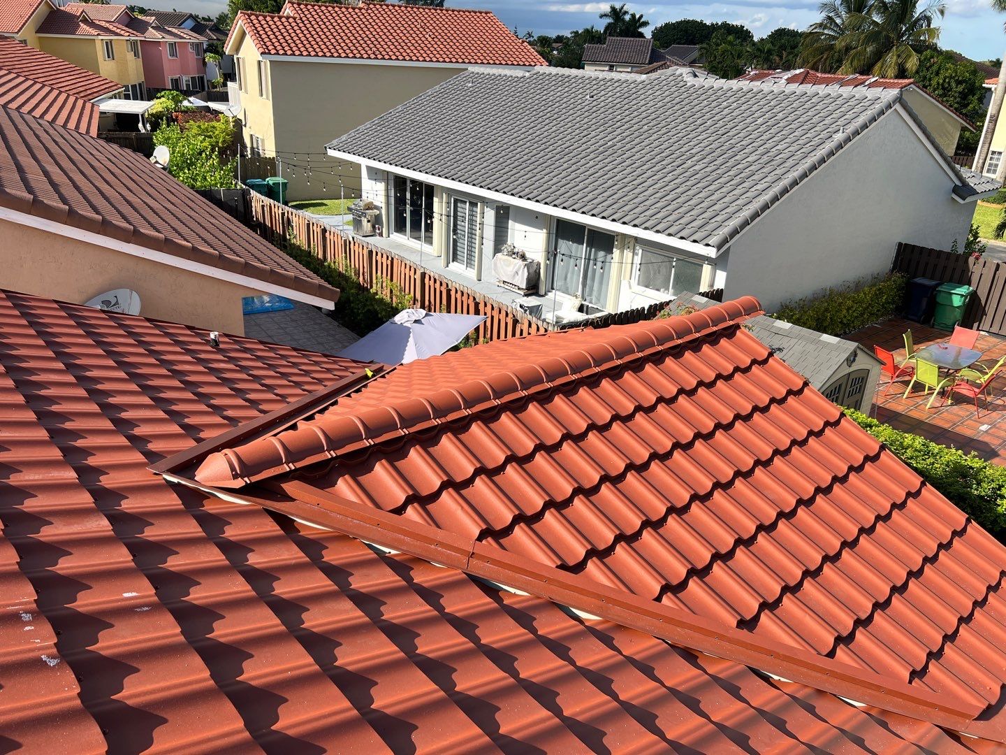 Metal Tile Roof using Worthouse by ASP SuperHome