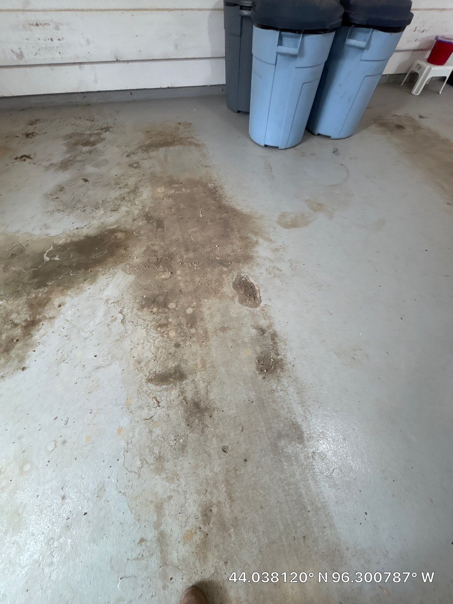 Custom Polyaspartic Garage Floor and Stairwell Coating in Pipestone by Select Painting, Coatings & Garage Cabinets