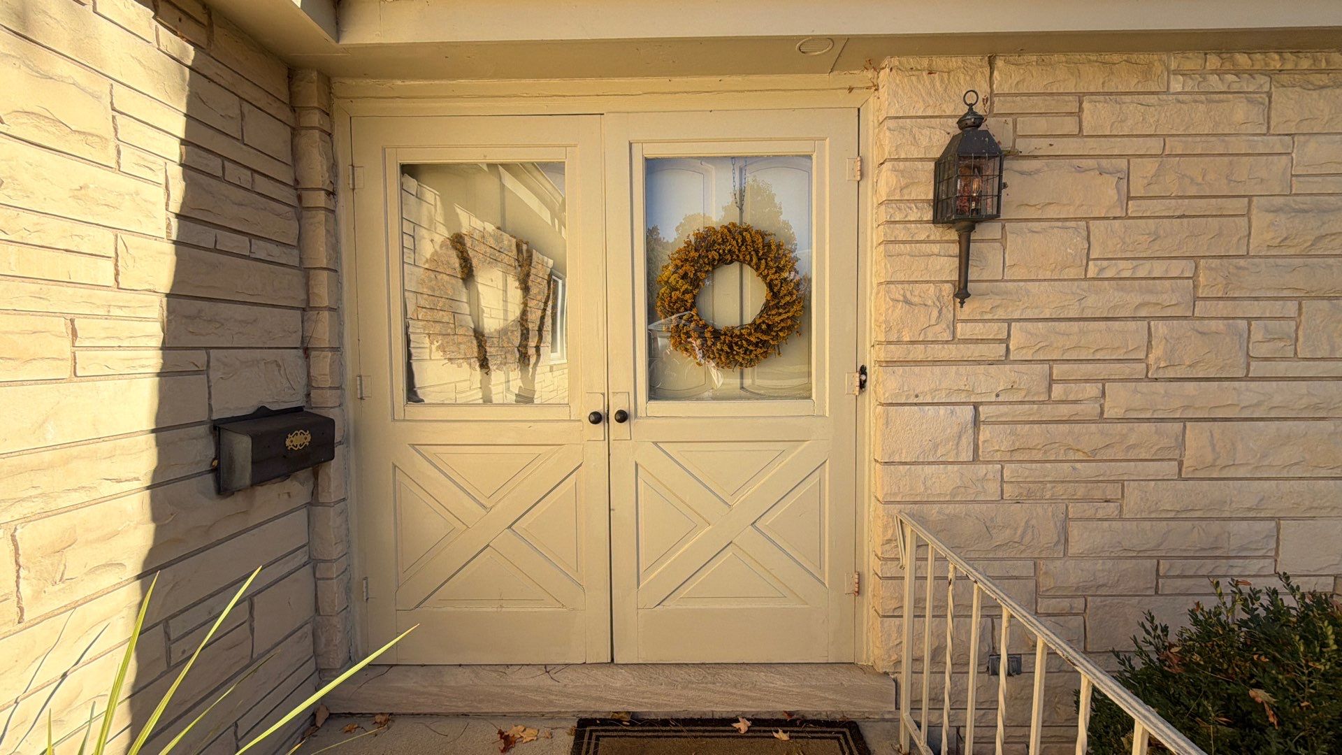 Entry door replacement project by Pro Home Services Inc