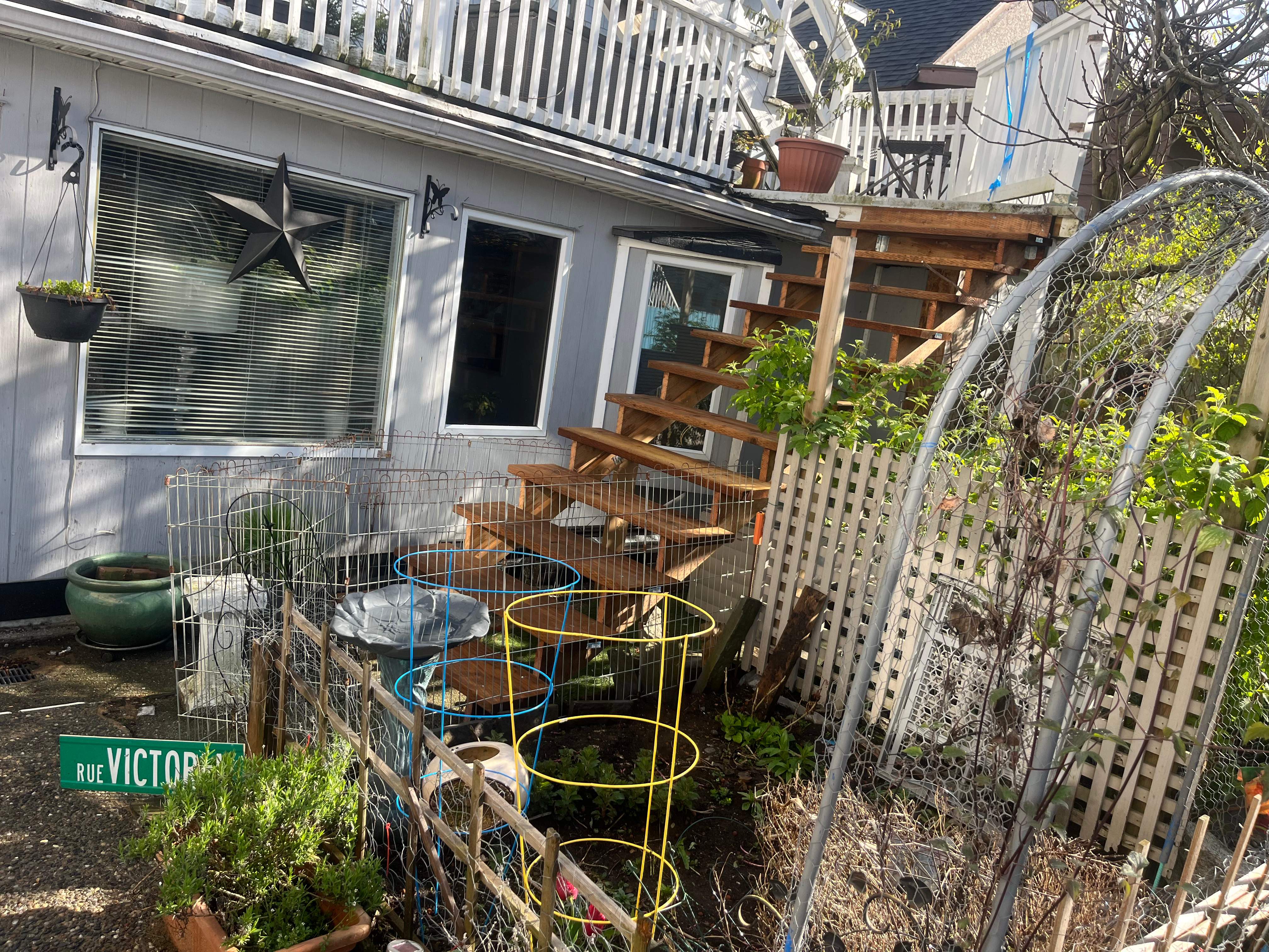 New Deck & New Set Of Stairs by YVR Construction Group