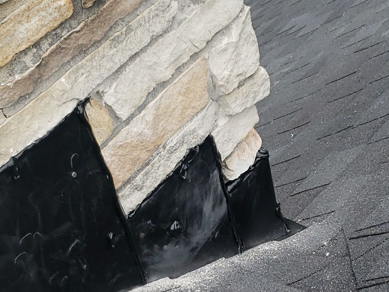 Brand: Atlas Pinnacle Color: Pristine Scotchgard Black Drip: Black by Eagle Eye Roofing