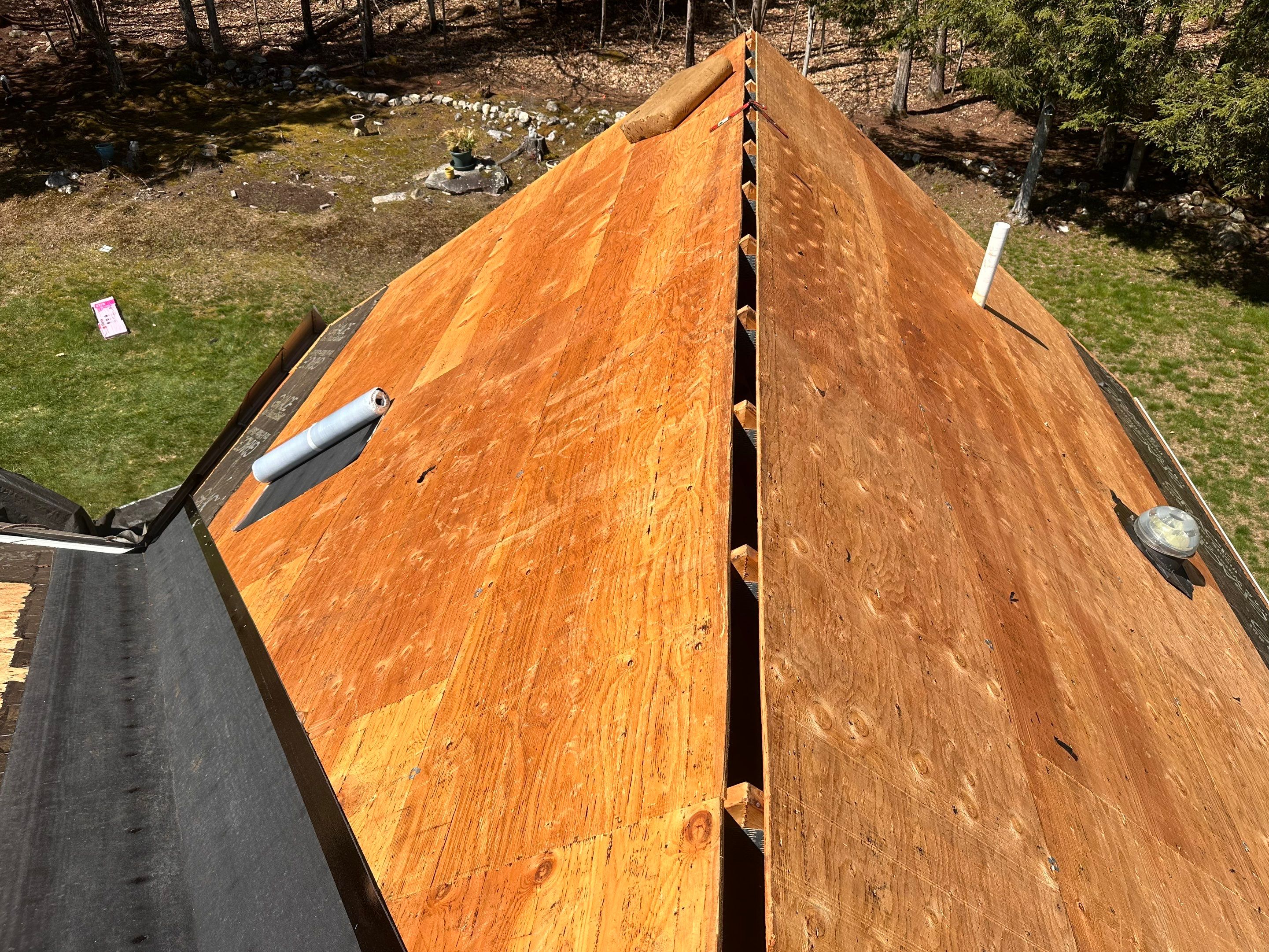 🏡 Bold Contrast, Big Upgrade – Keene, NH by Tall pine roofing