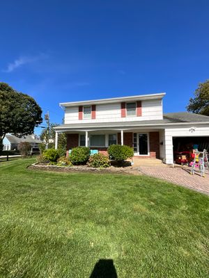 Laurel Ct • Seaford, NY 11783