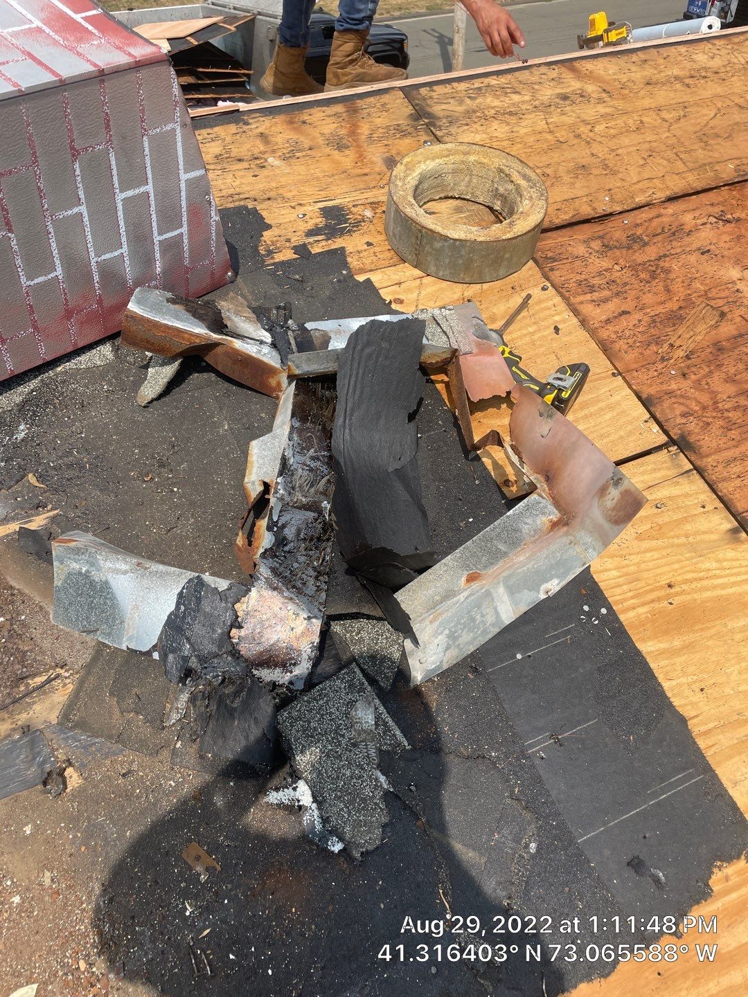 Fire Damage using Certainteed Mainsteet D4 and Owens corning quarry gray by A Plus Exterior