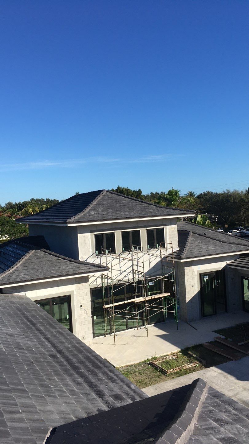 Crown Windsor Slate - Charcoal Black Color by Istueta Roofing