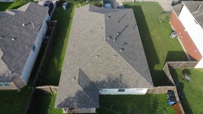 Residential Roofing Installation using Owens Corning Oakridge