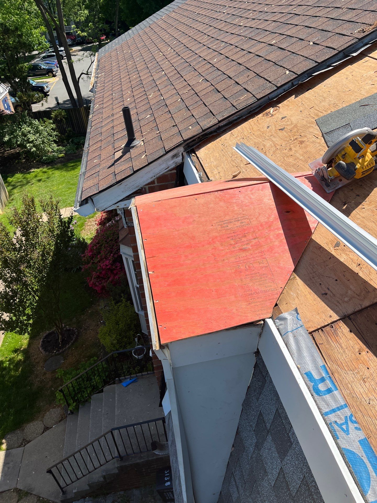 Oakton: CertainTeed Landmark Pro Designer Shingles in Max Def Pewter by RM Banning, Inc.