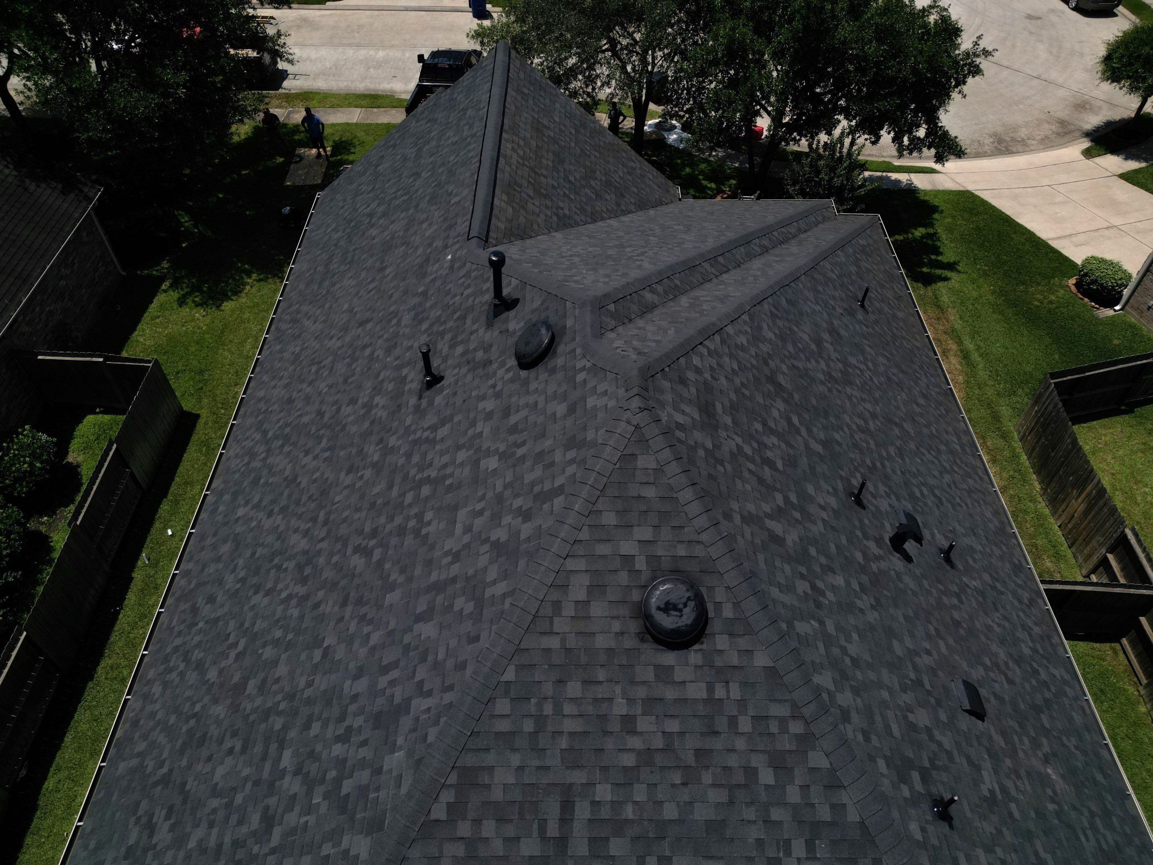 OC Duration Onyx Black by HHH Roofing & Construction