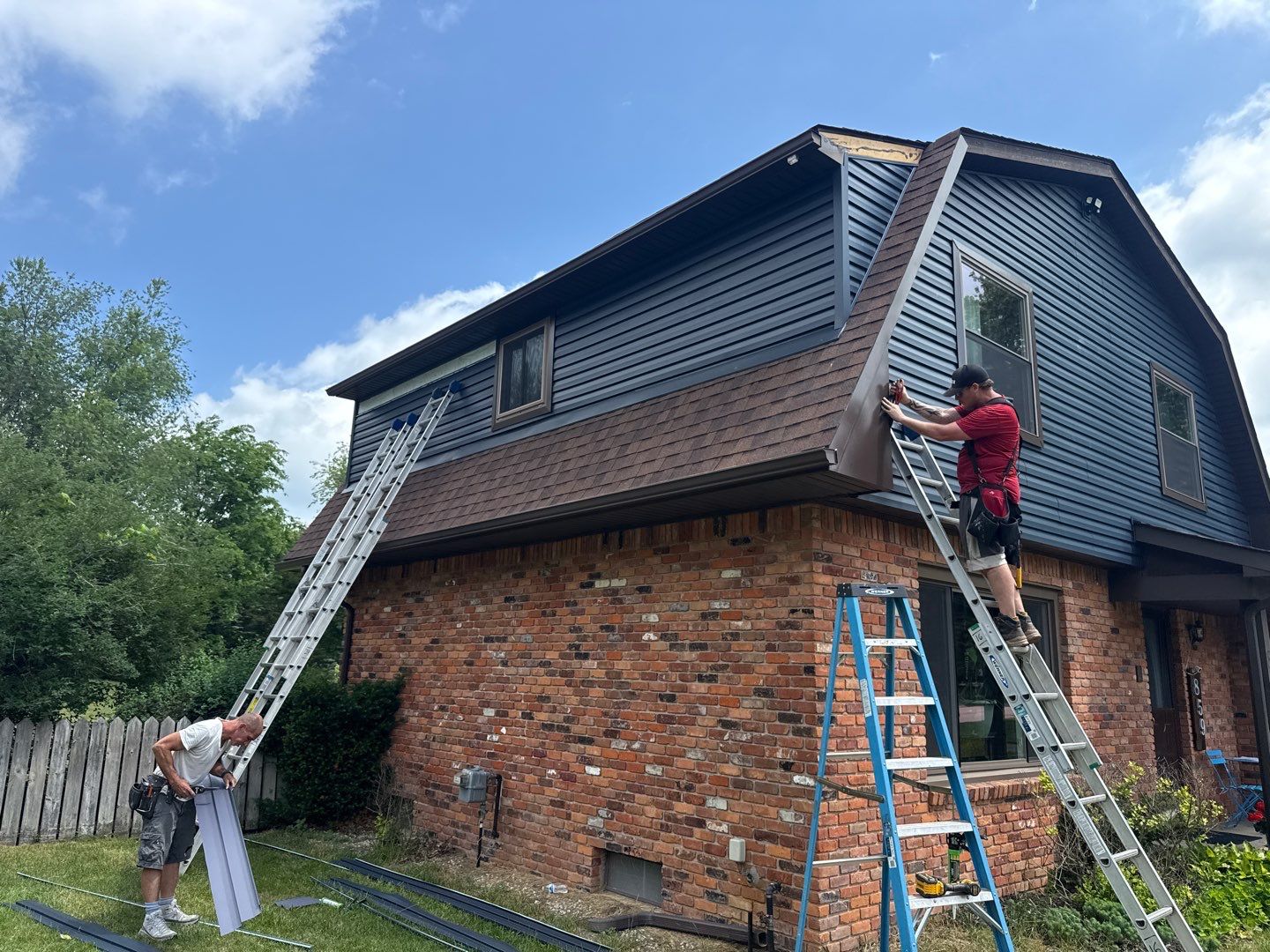 Siding Replacement using Alside Charter Oak D4.5" by 180 Contractors