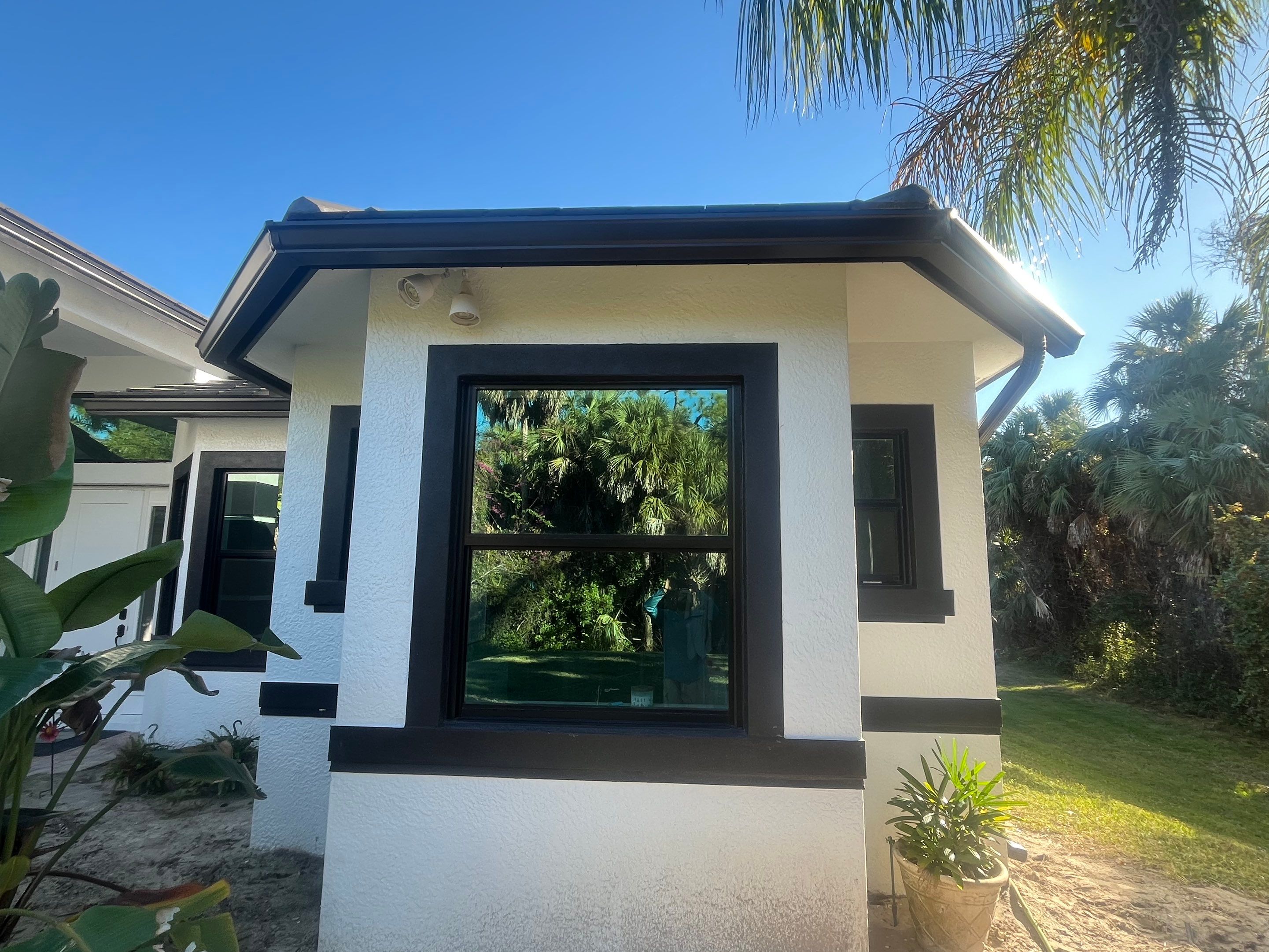 Bronze Seamless Gutters using bronze gutters in Naples FL by Gutter Professors