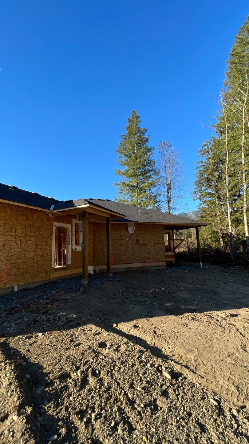 Residential Roofing Installation using OC Oakridge shingles by Top Notch Roofing Inc