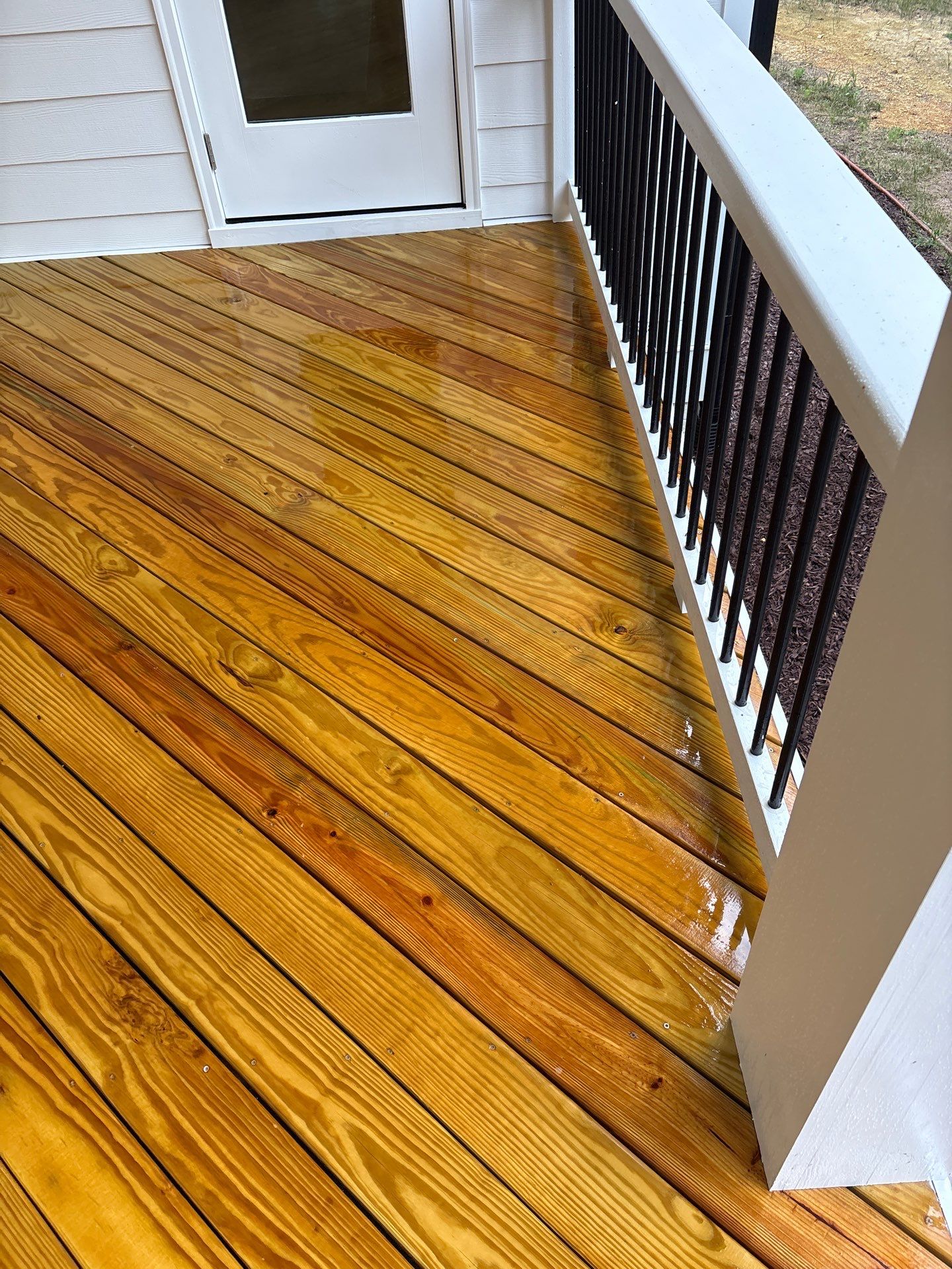 Wood Deck using Wood Sealant by DuraSeal