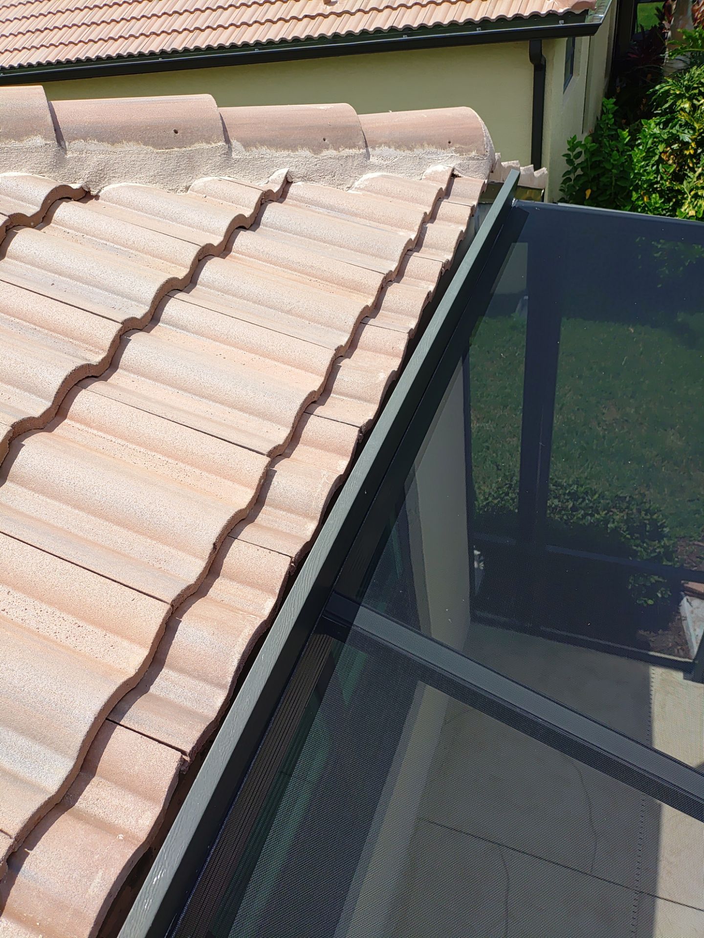 Seal Gutters & Gutter Cleaning in Sarasota FL by Gutter Professors