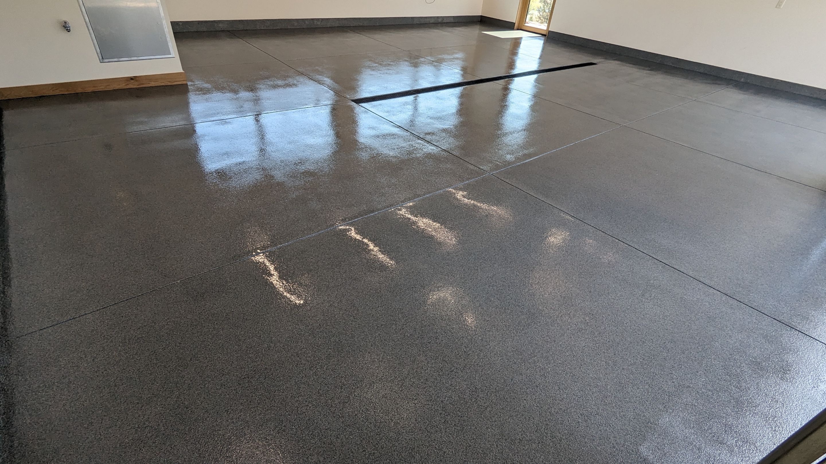 Garage Transformation using Slate Hybrid 1/16" Flake by Croc Coatings, LLC