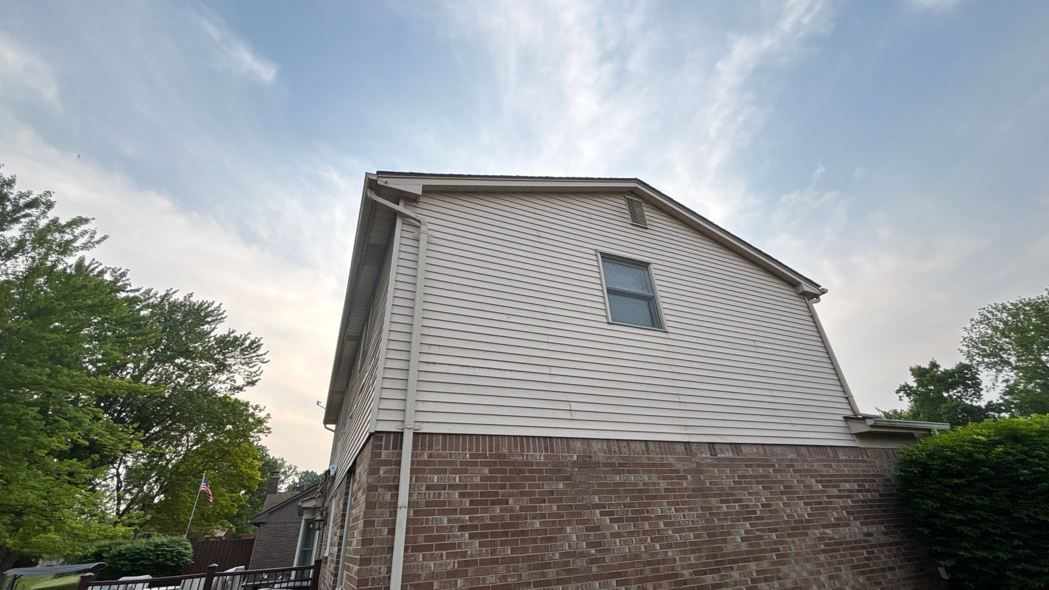 Siding Replacement using Alside S7 Cedar Mill Grain Pebble by 180 Contractors