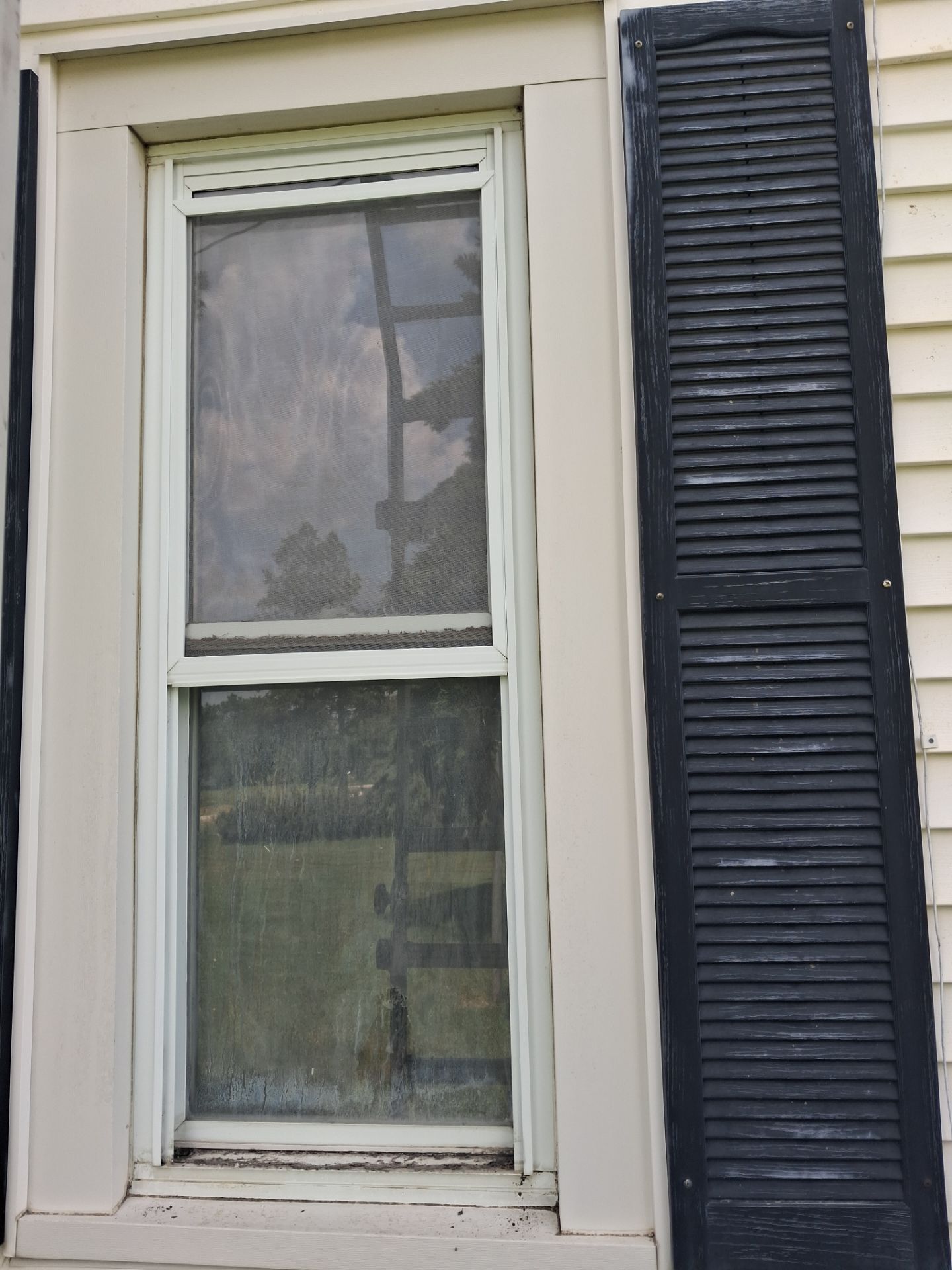 A Fresh Look with Midway Hawthorn Series Windows by United Windows and Siding LLC