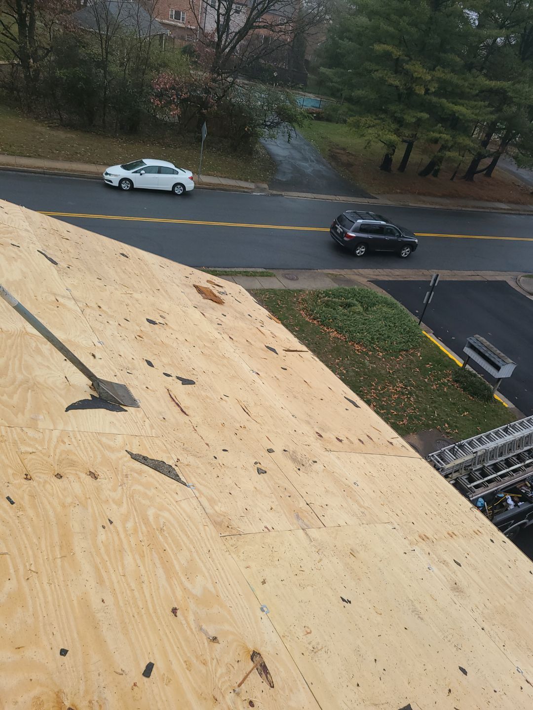 Vienna: Residential Roof Replacement with CertainTeed Landmark Pro in Max Def Weathered Wood by RM Banning, Inc.