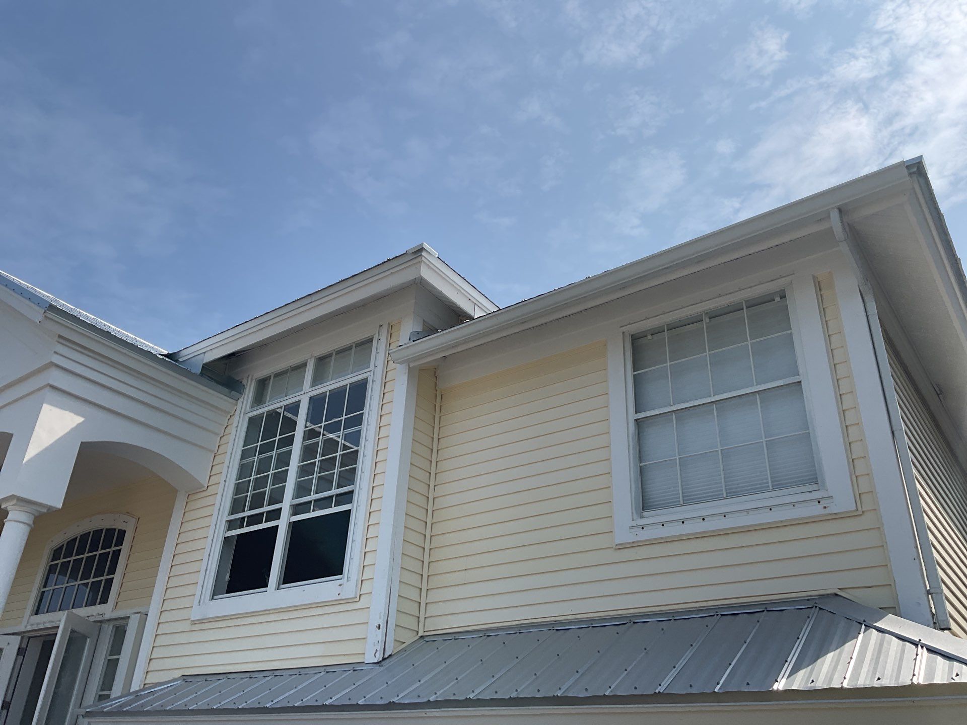 White 6-Inch Seamless Gutters in Sanibel FL by Gutter Professors