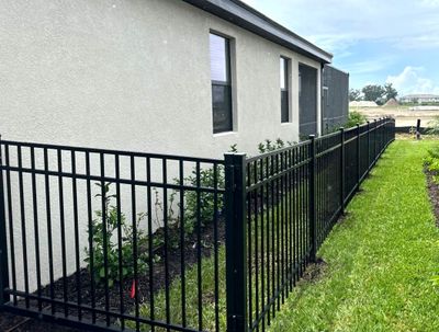 Aluminum Fence Installation using 3 Rail Aluminum Fence