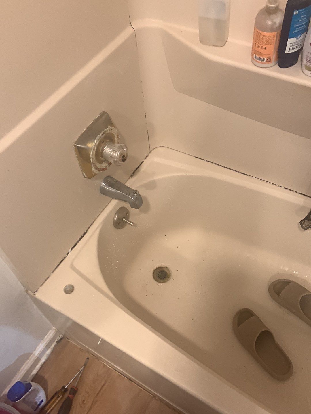 Bathroom Recaulk Job by A1 NERDY HOMES LLC