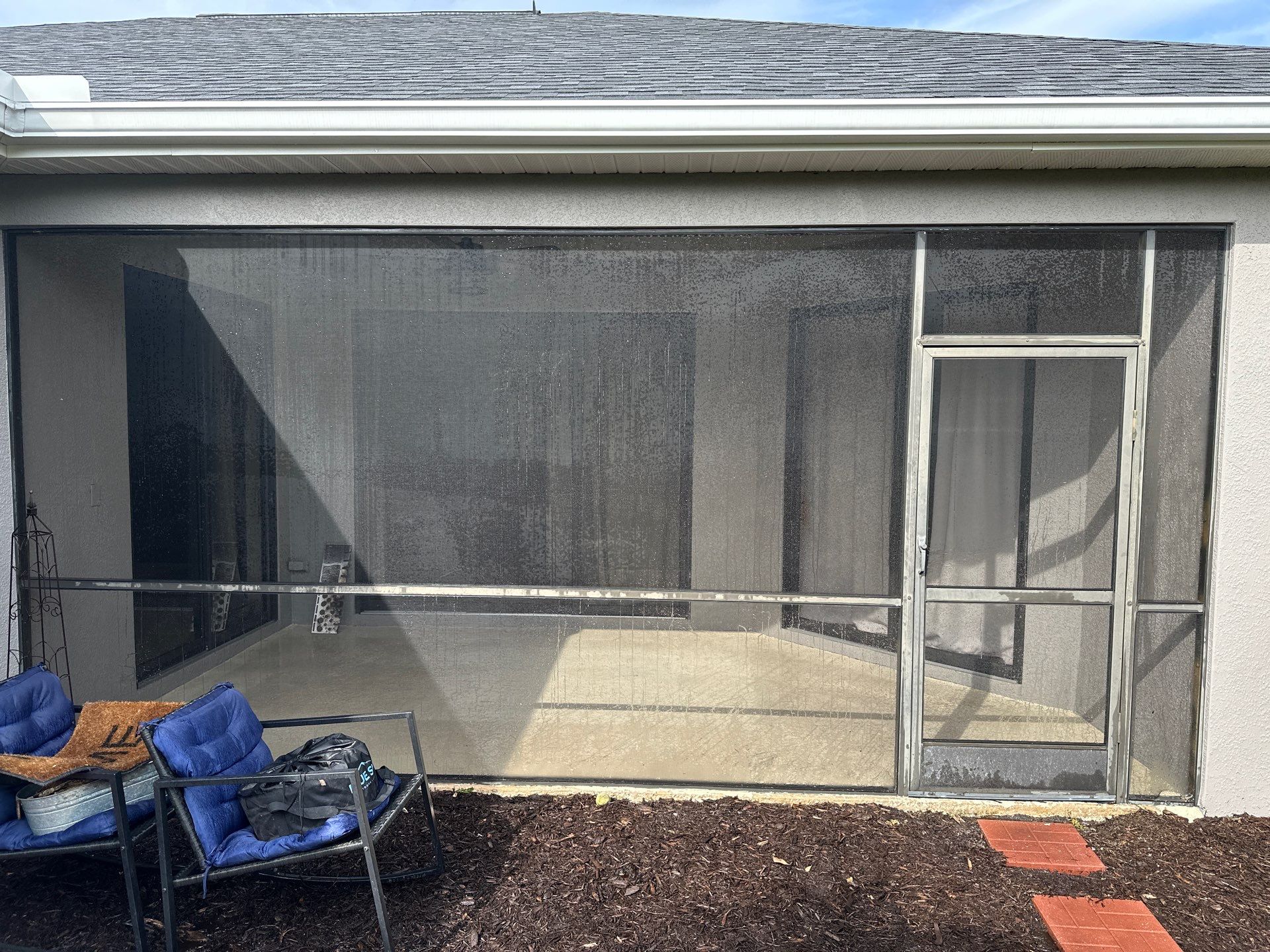 House Wash, Lanai Cleaning, and Driveway Cleaning by Sunshine AquaWash