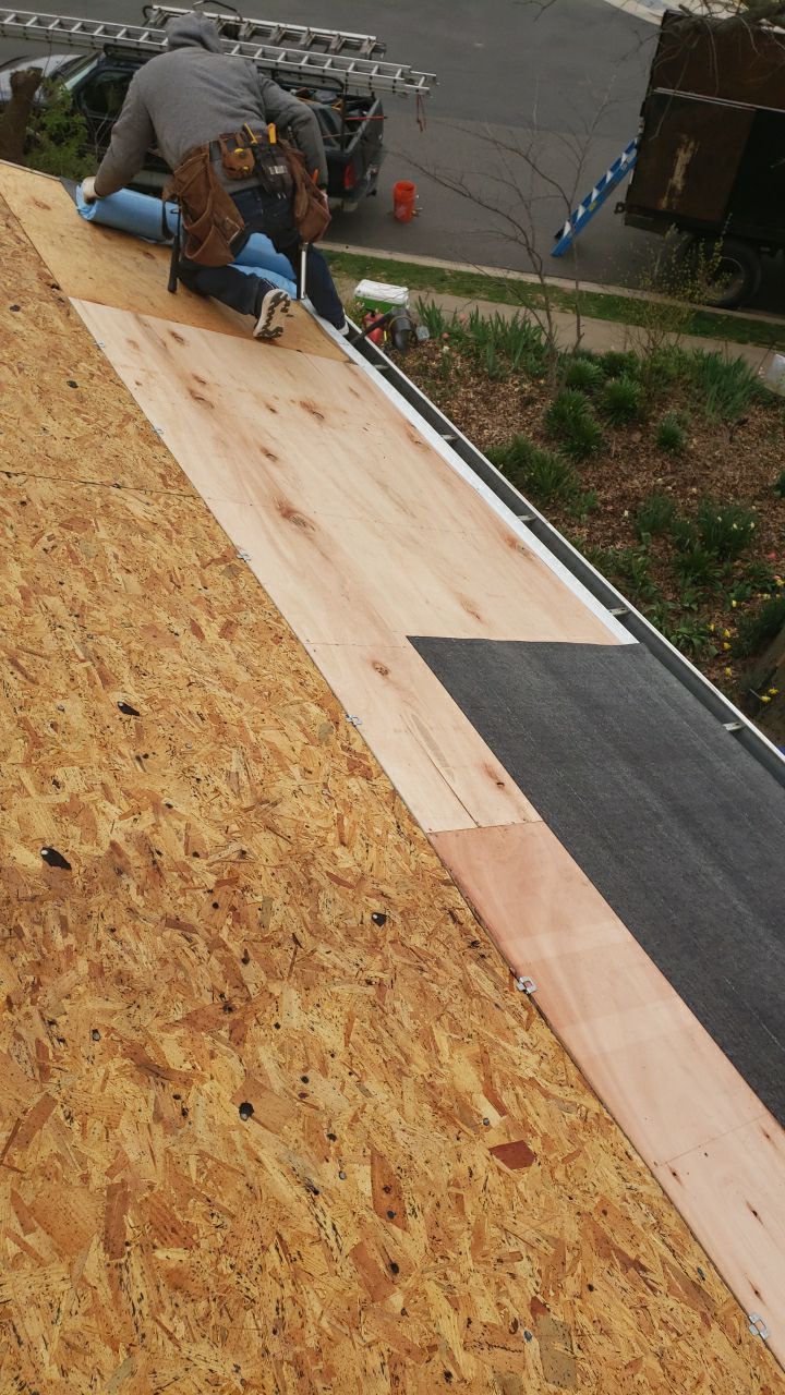 Arlington: CertainTeed Landmark Pro Designer Shingles in Max Def Georgetown Gray by RM Banning, Inc.