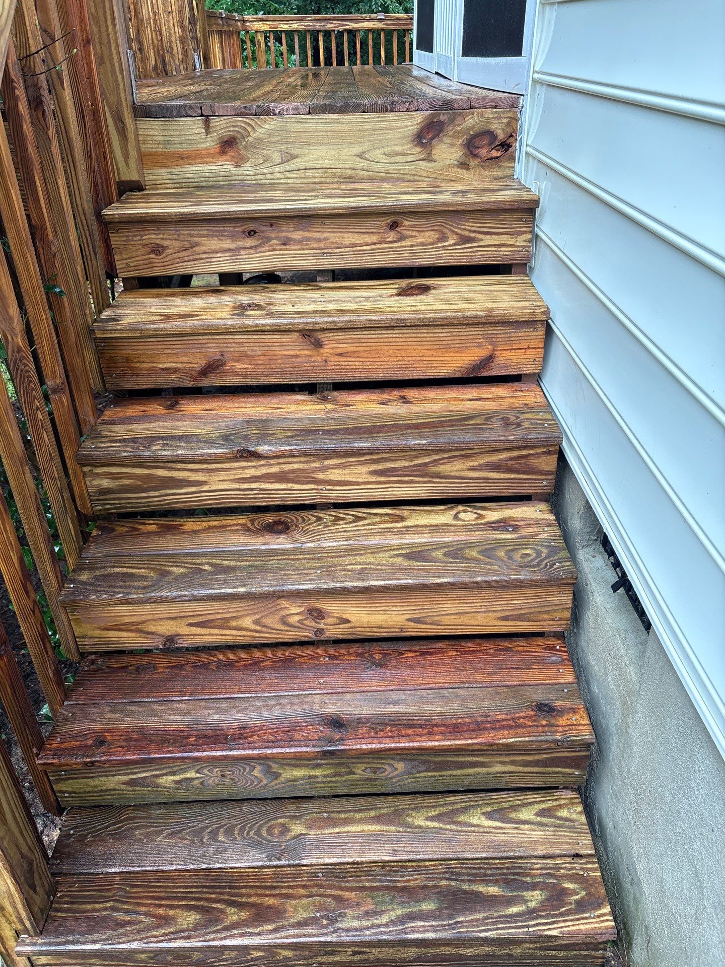 Wood Deck using Wood Sealant by DuraSeal