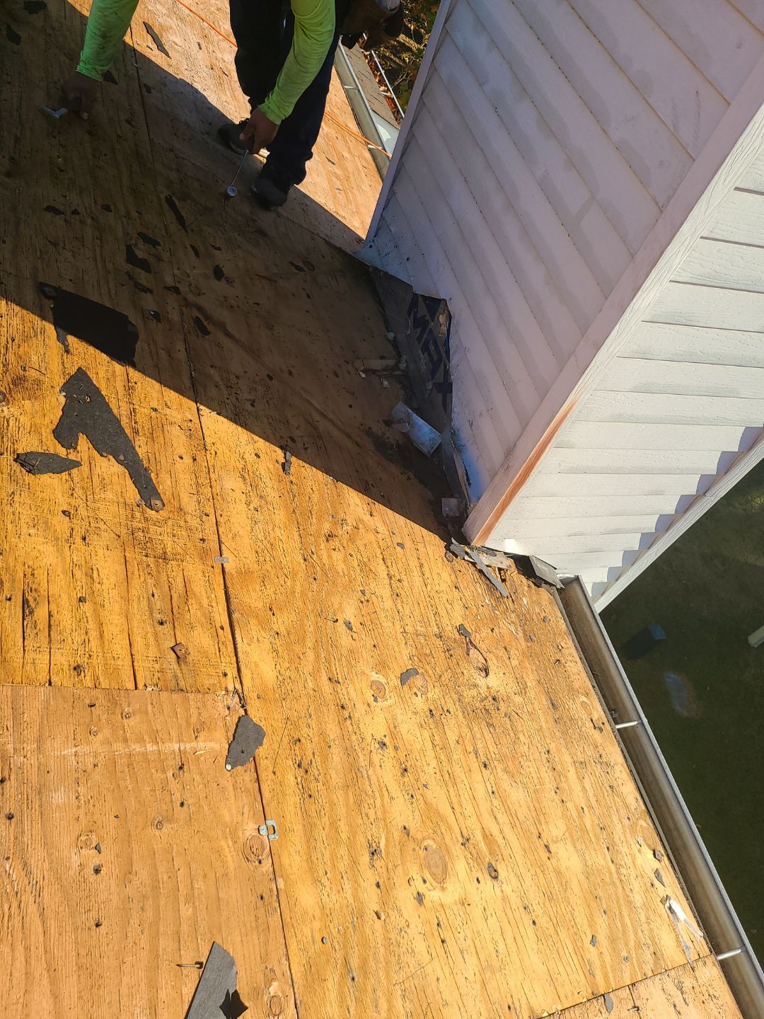 Woodbridge: Residential Roof Replacement with CertainTeed Landmark Pro in Max Def Moire Black by RM Banning, Inc.