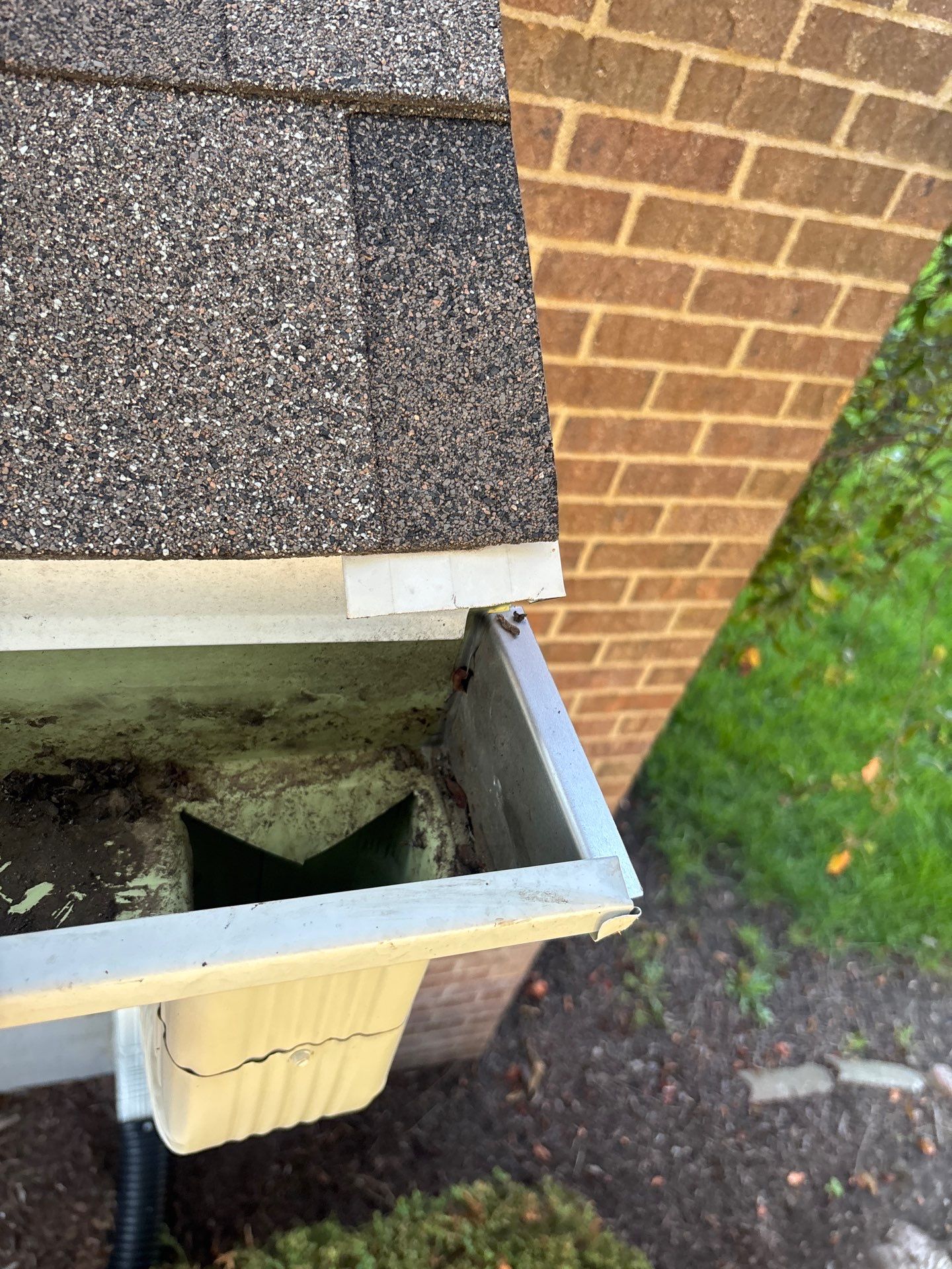 Commercial gutter cleaning Iowa City, IA after photo with clean gutters