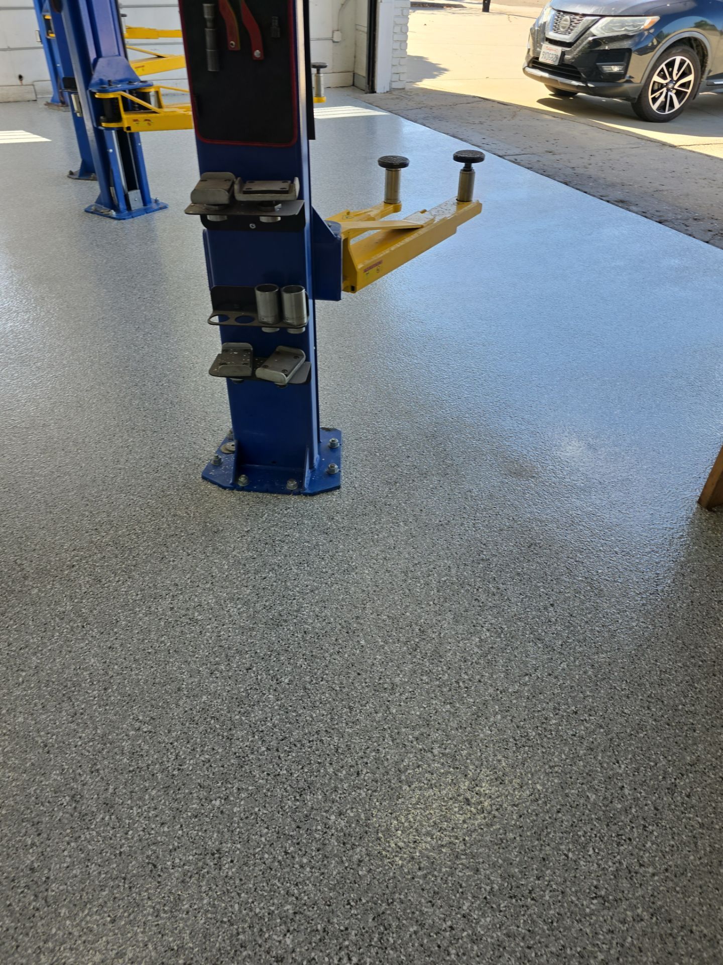 Simiron Stargazer Epoxy Coating for Commercial Auto Shop in Arroyo Grande by MGP Coatings