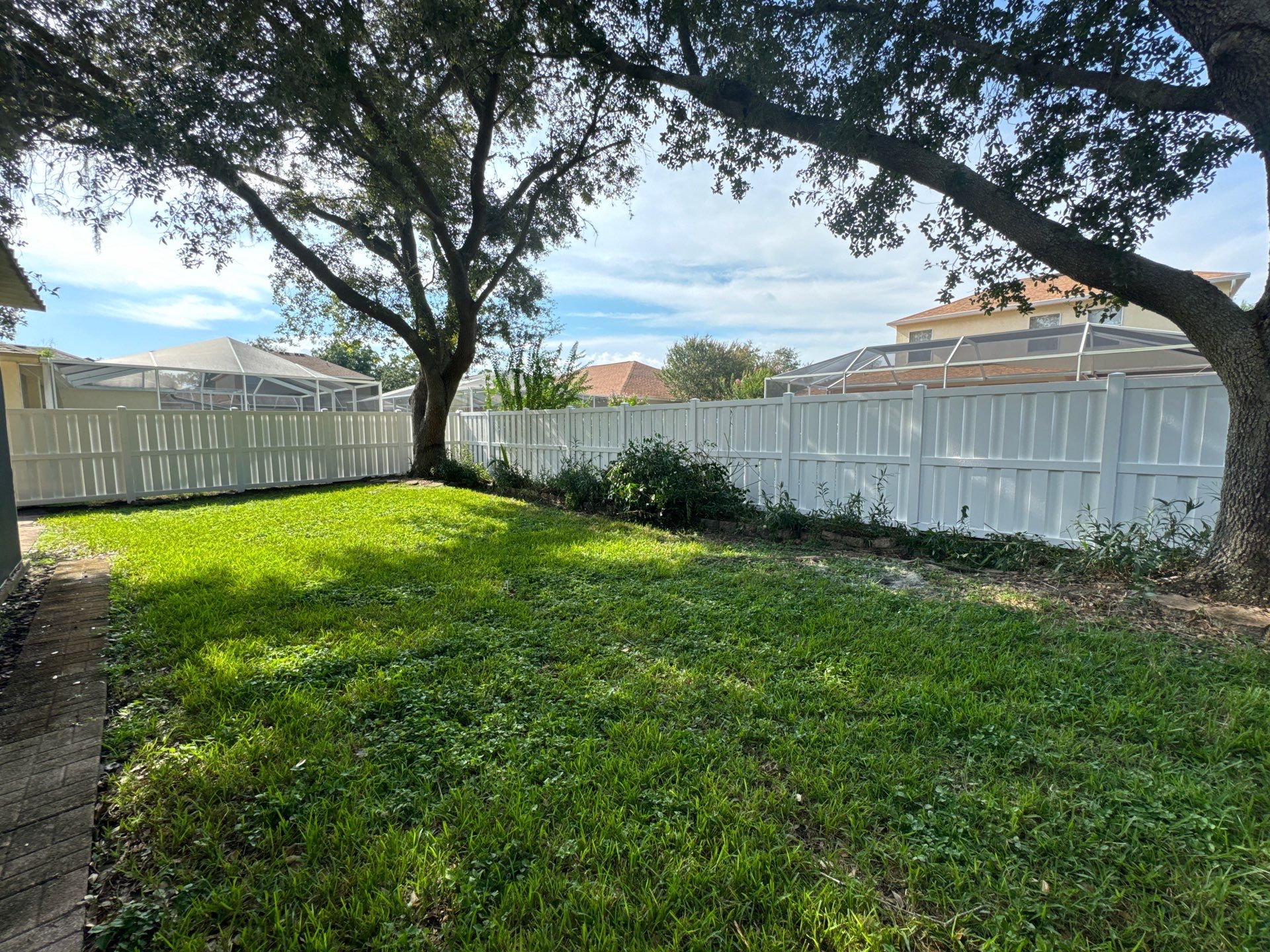 Vinyl Fence Installation using 6Ft Shadowbox White Vinyl Fence by Asap fence and gates, LLC