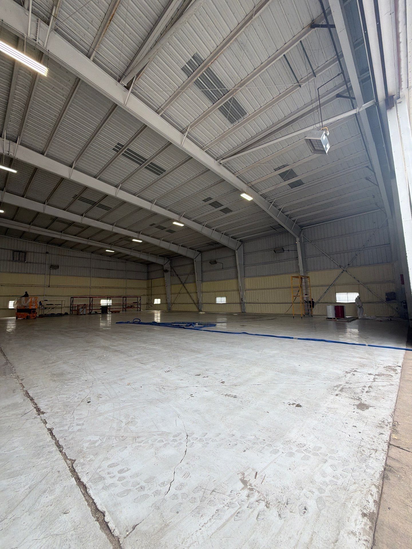 20,000 SF Airplane Hangar  by Apex Insulation Solutions