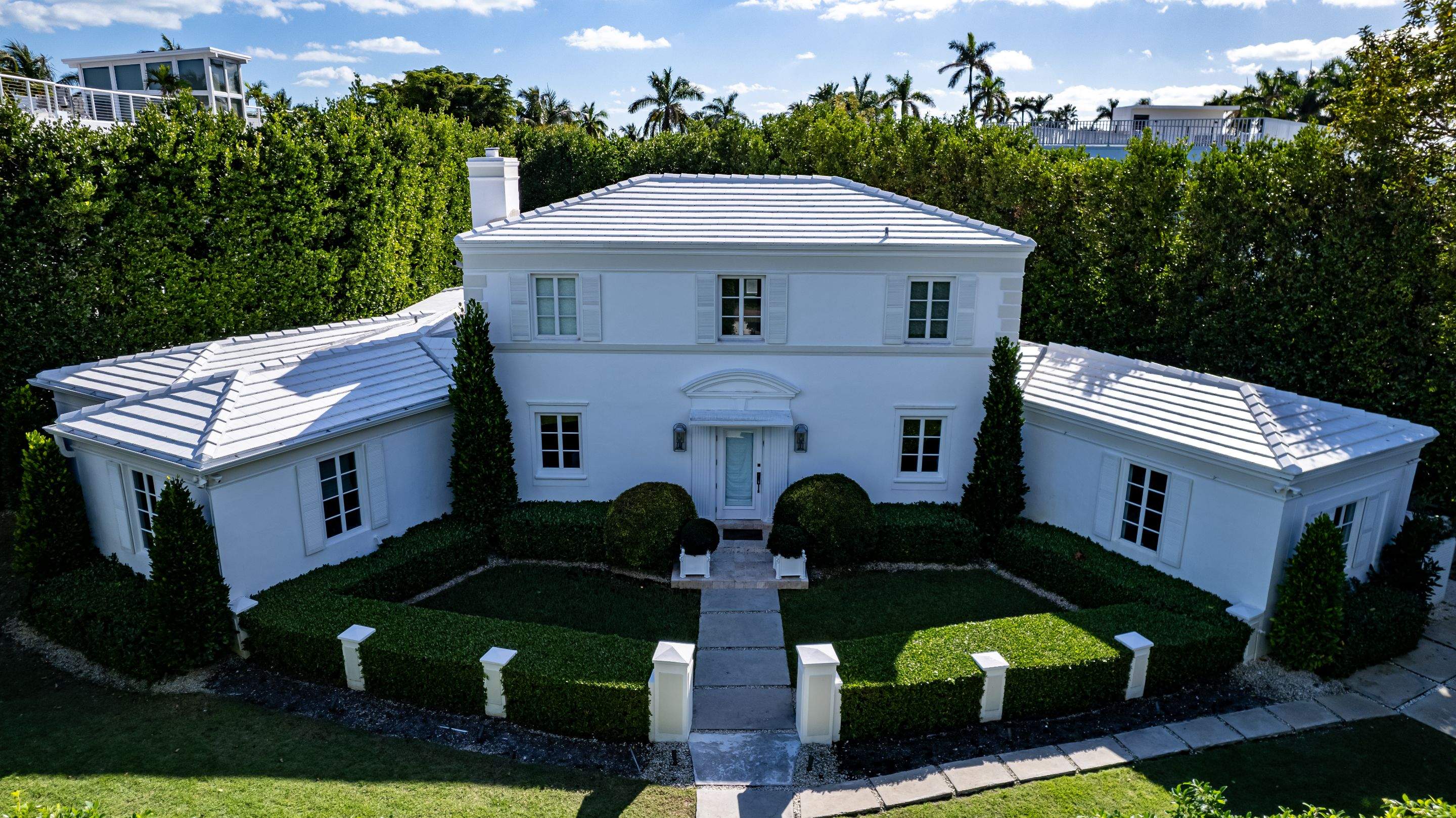 Crown - Windsor Slate - Polar White by Istueta Roofing