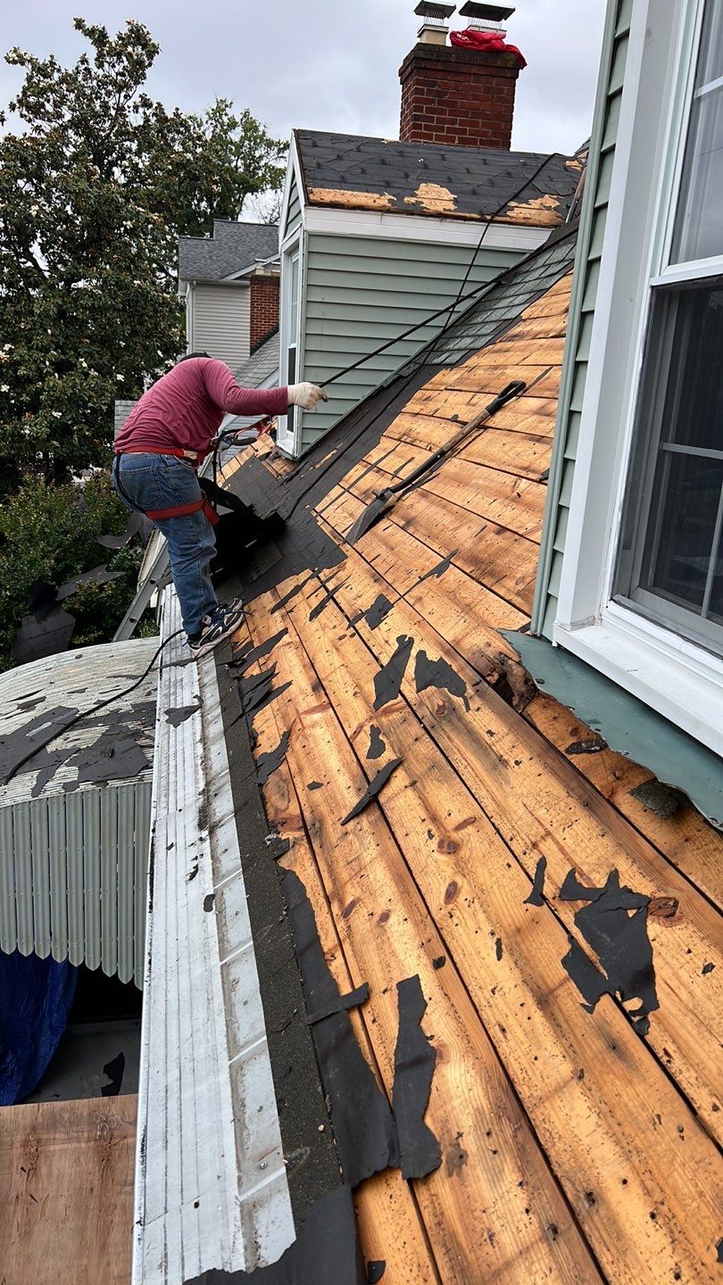 Arlington: CertainTeed Landmark Architectural Shingle in Georgetown Gray by RM Banning, Inc.