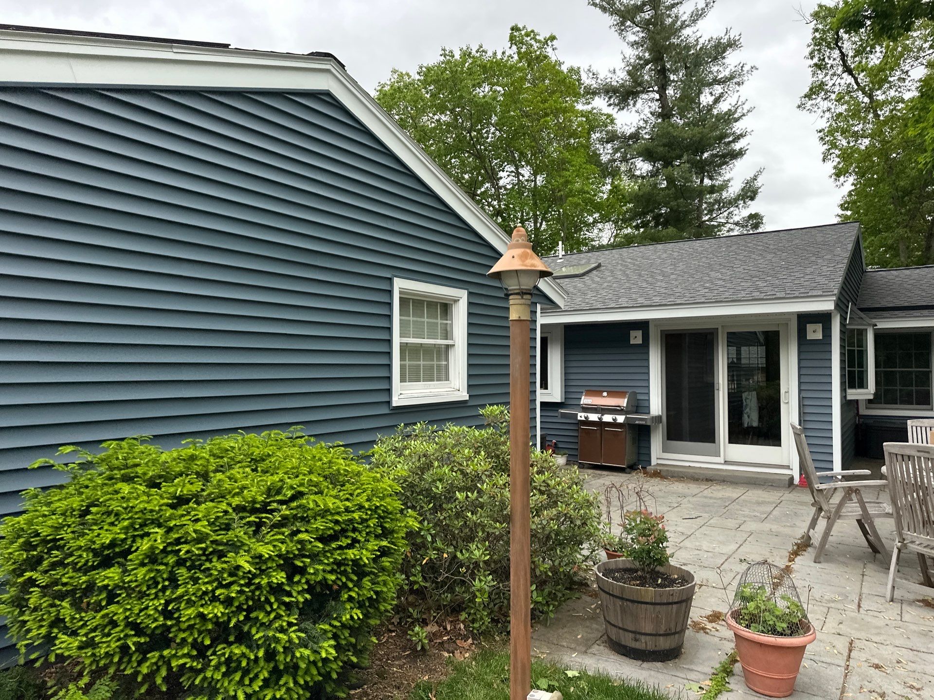 Vinyl Siding Transformation – Pacific Blue by Mighty Dog Roofing of Greater Middlesex County
