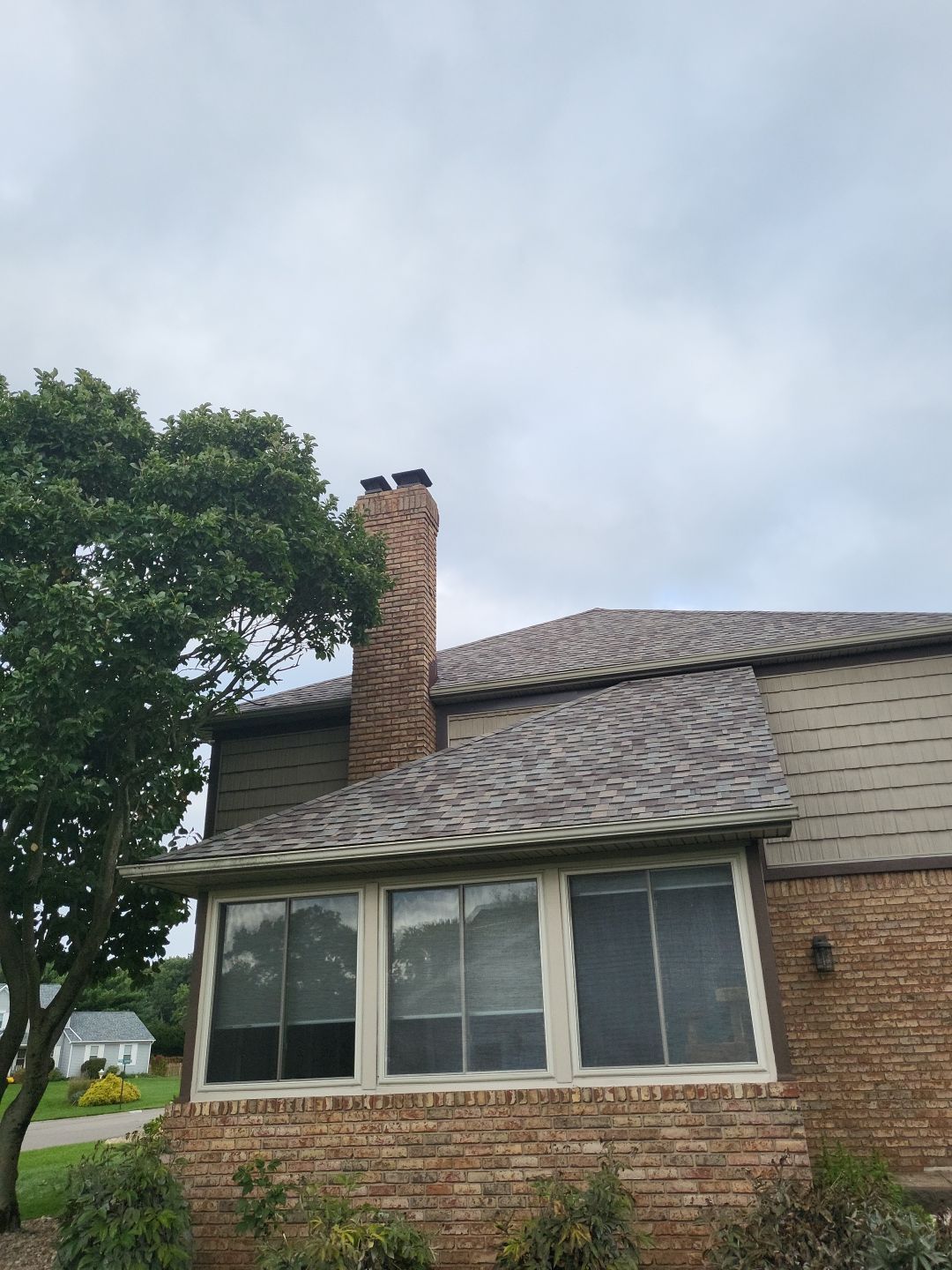 ATLAS PINNACLE COLOR: MAJESTIC SHAKE by Eagle Eye Roofing